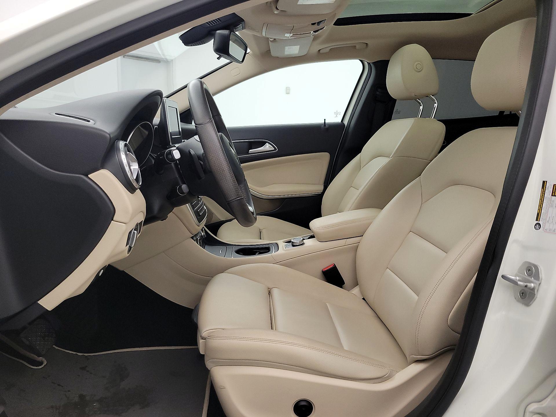 Thumbnail: 2016 Mercedes-Benz GLA - 11