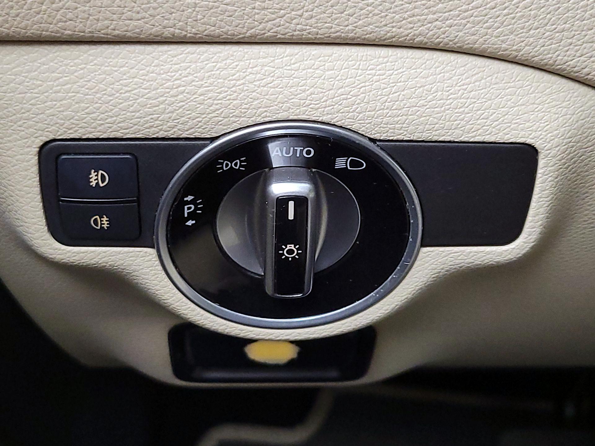 Thumbnail: 2016 Mercedes-Benz GLA - 13