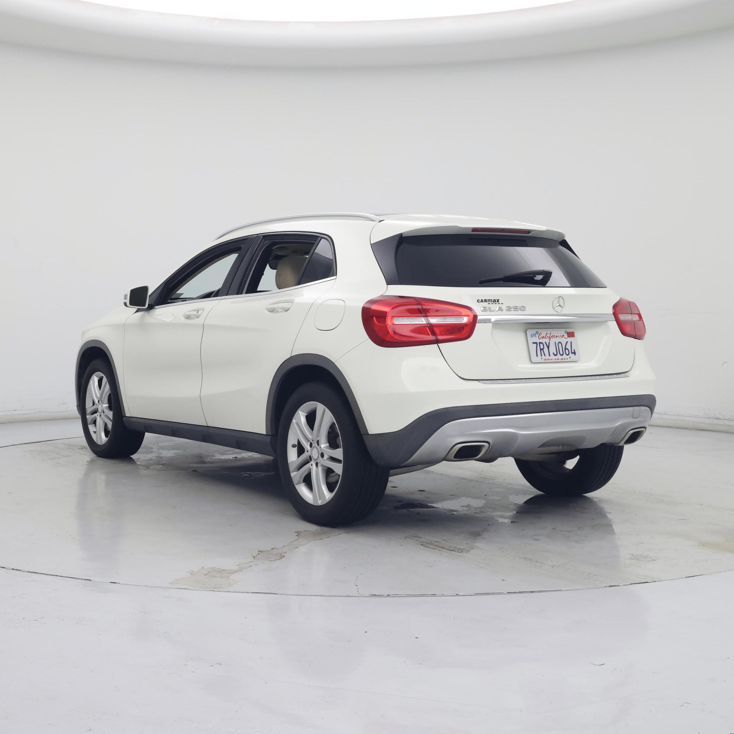 Thumbnail: 2016 Mercedes-Benz GLA - 2