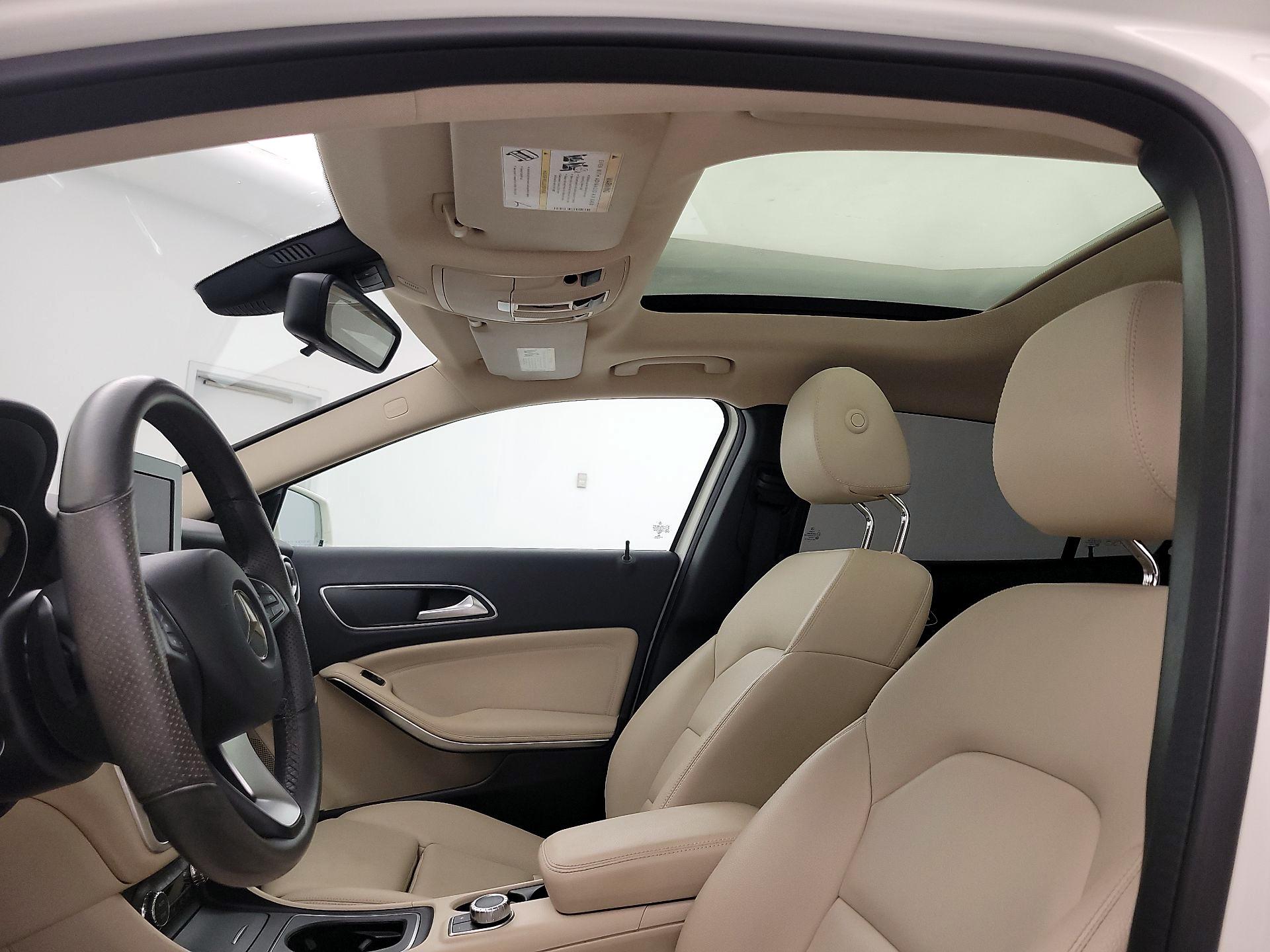 Thumbnail: 2016 Mercedes-Benz GLA - 20