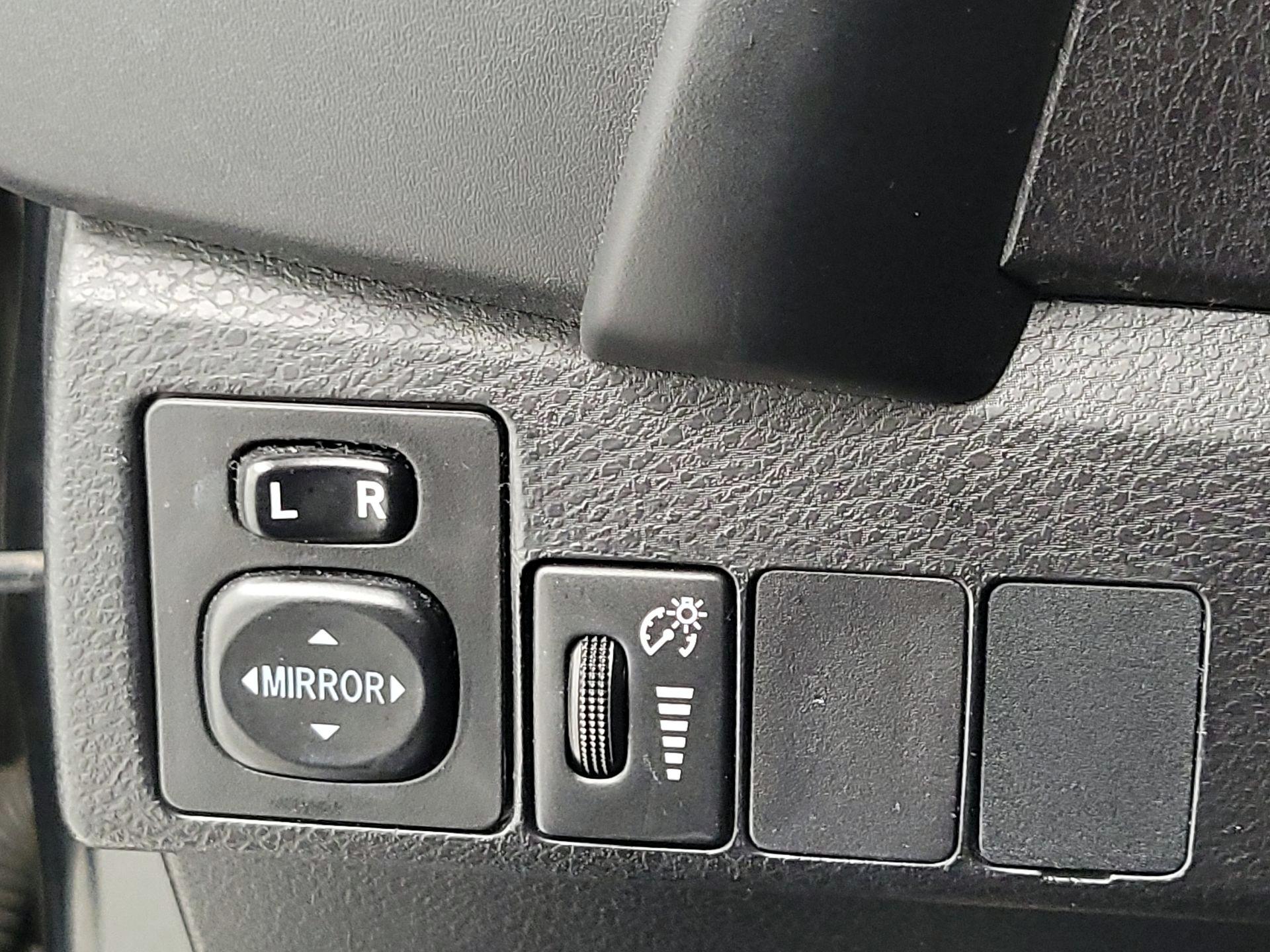 Thumbnail: 2017 Toyota Corolla - 13