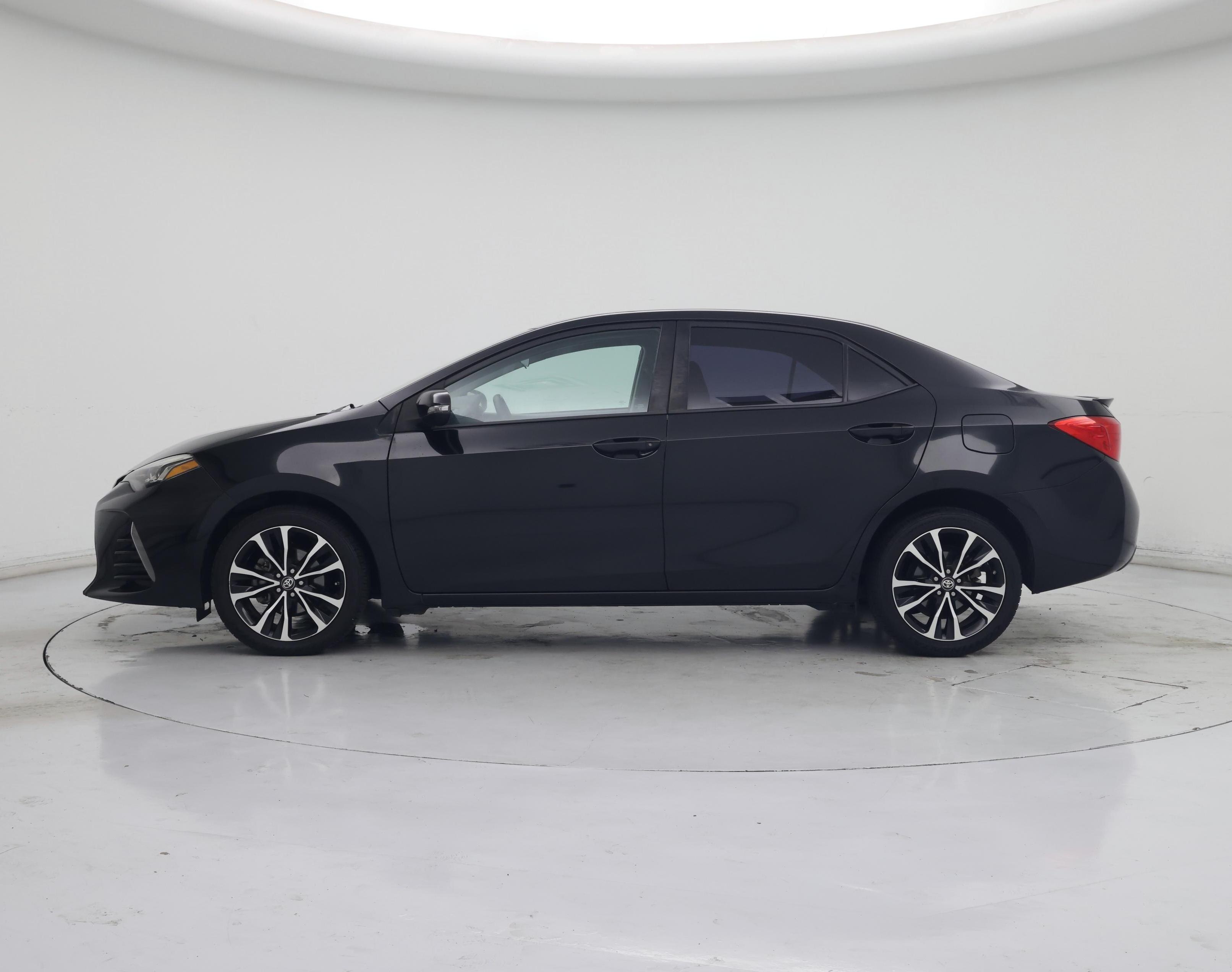 Thumbnail: 2017 Toyota Corolla - 3