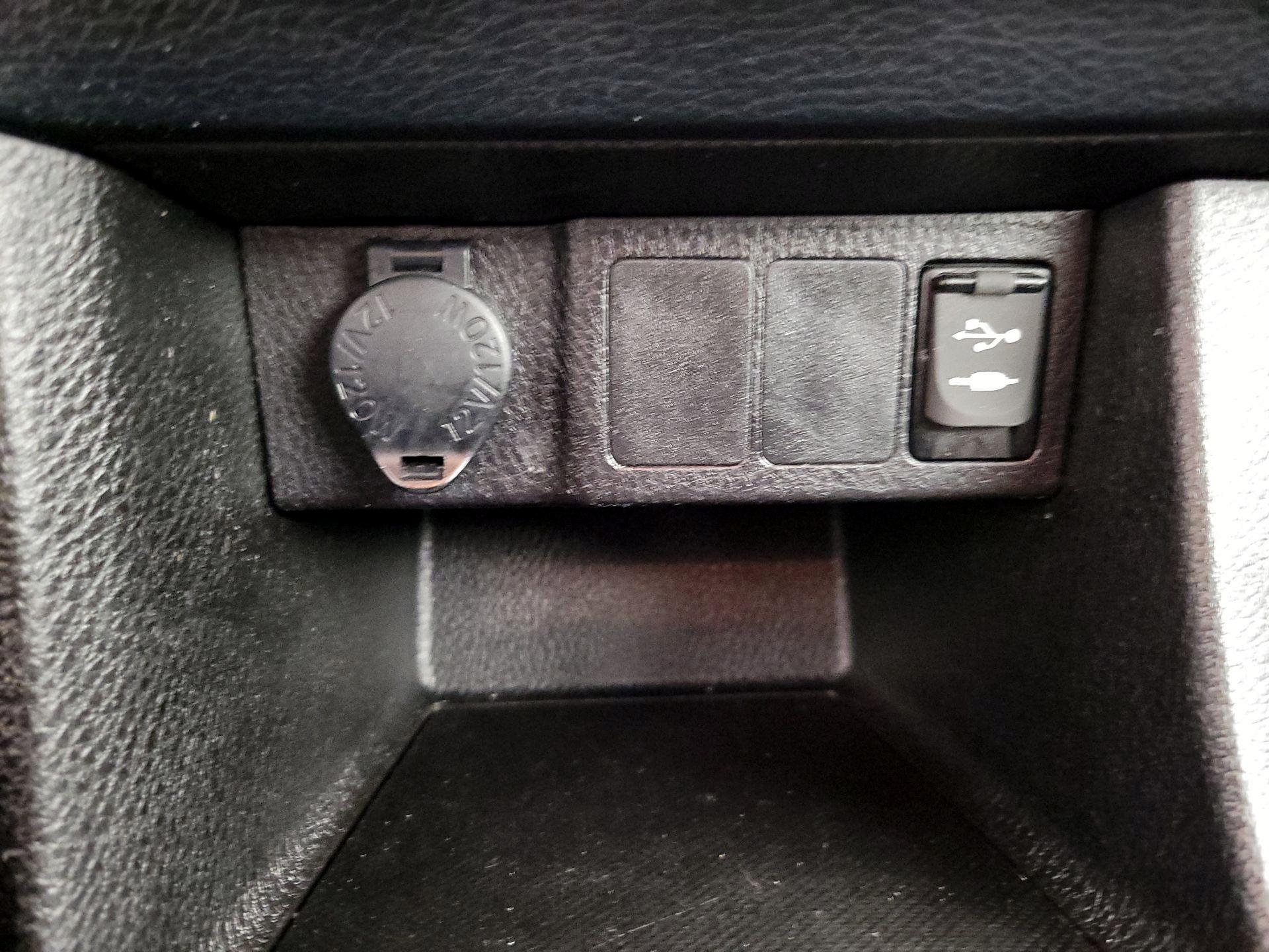 Thumbnail: 2016 Toyota Corolla - 18