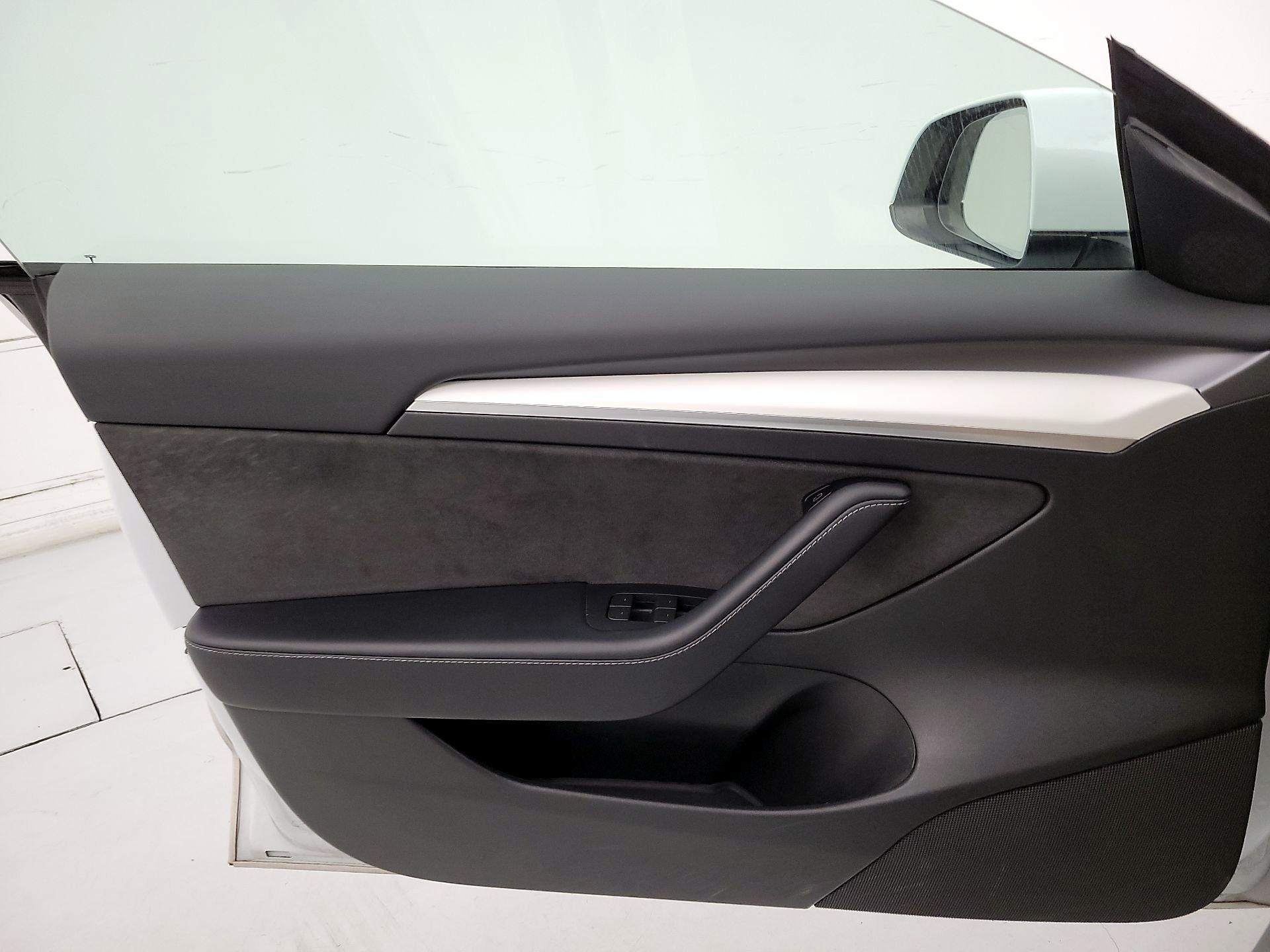 Thumbnail: 2023 Tesla Model 3 - 12