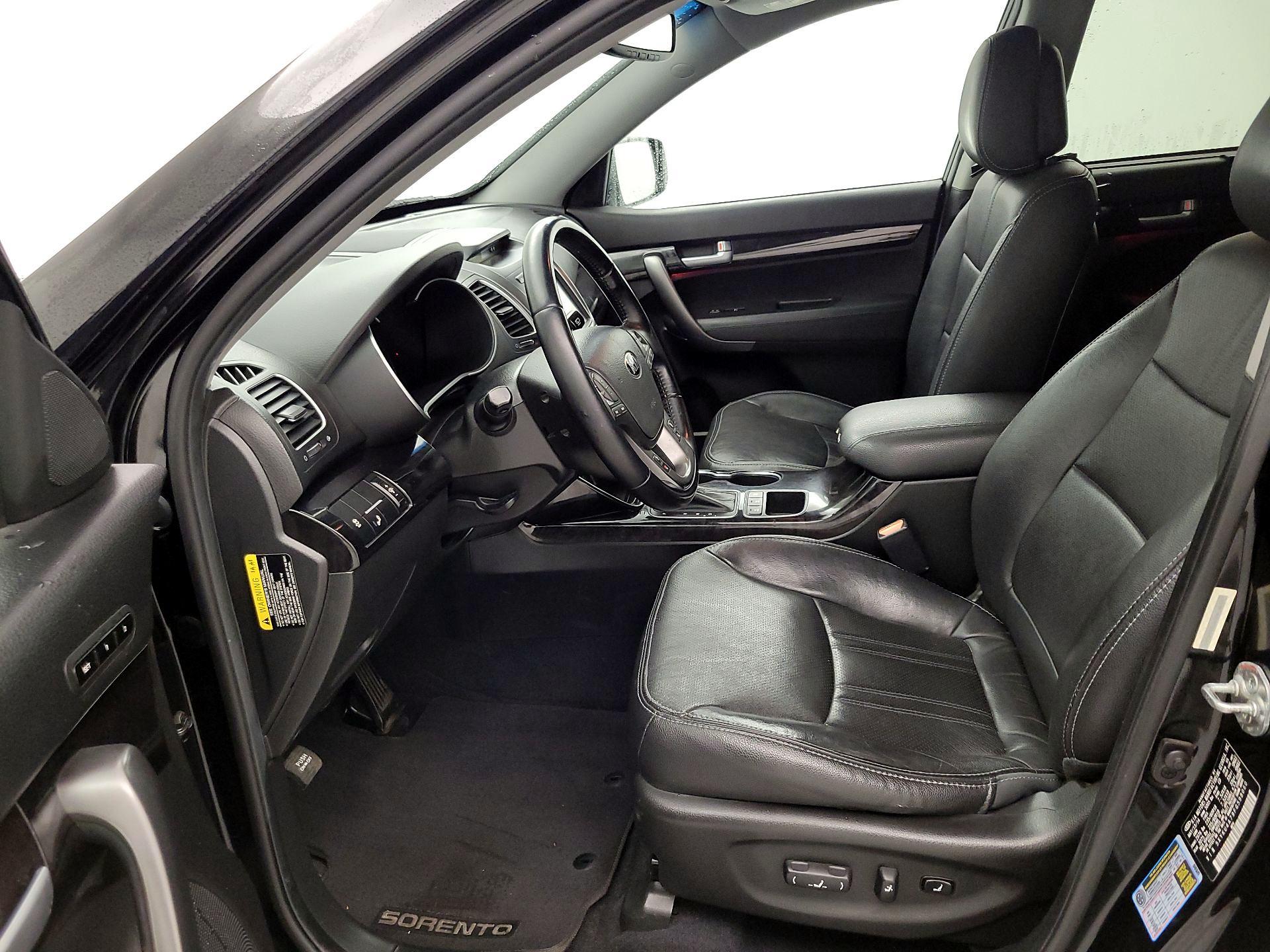 Thumbnail: 2015 Kia Sorento - 11