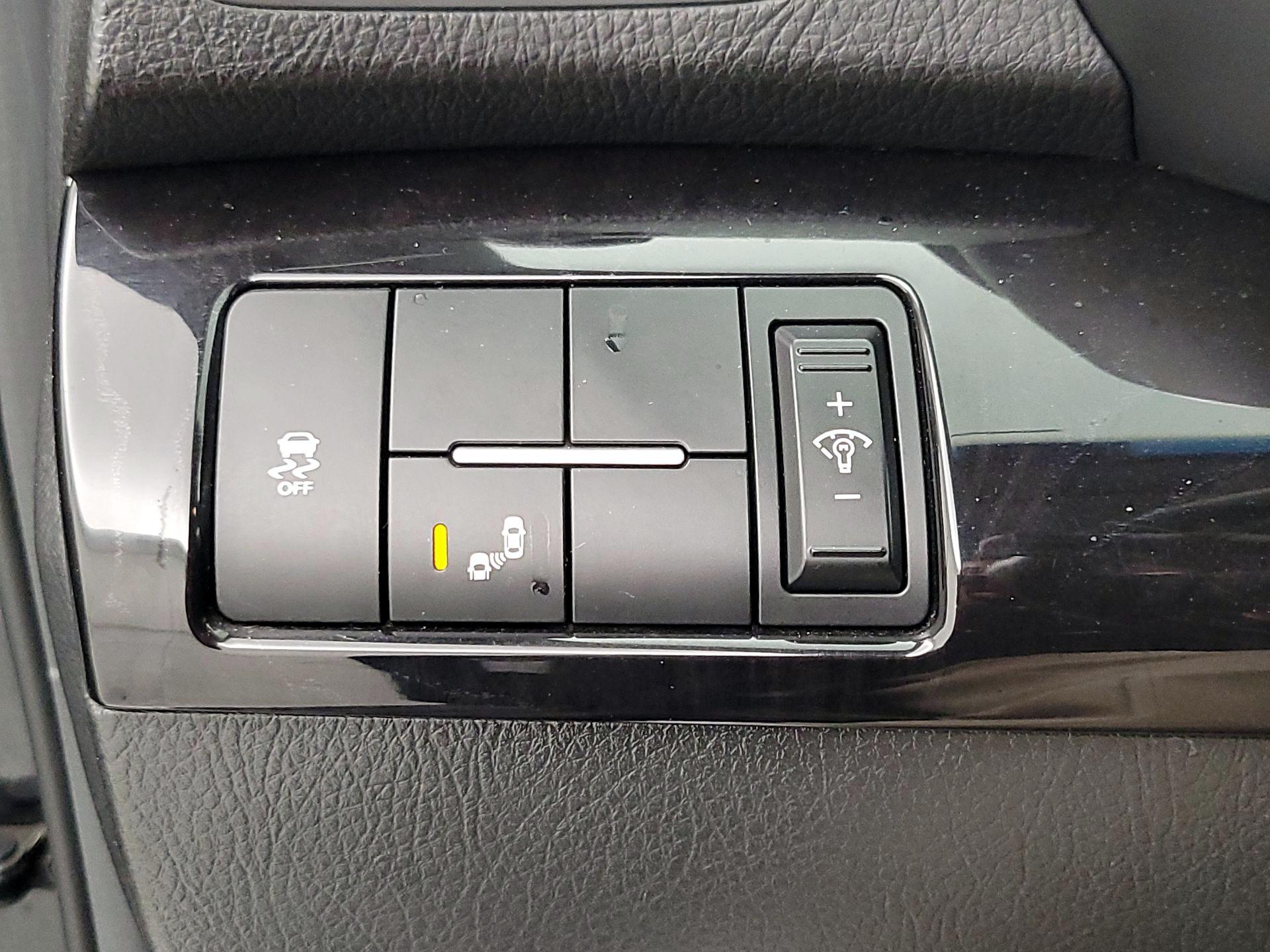 Thumbnail: 2015 Kia Sorento - 13