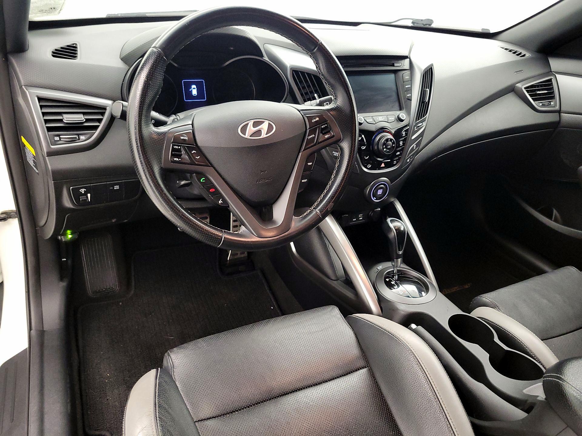 Thumbnail: 2016 Hyundai Veloster - 9