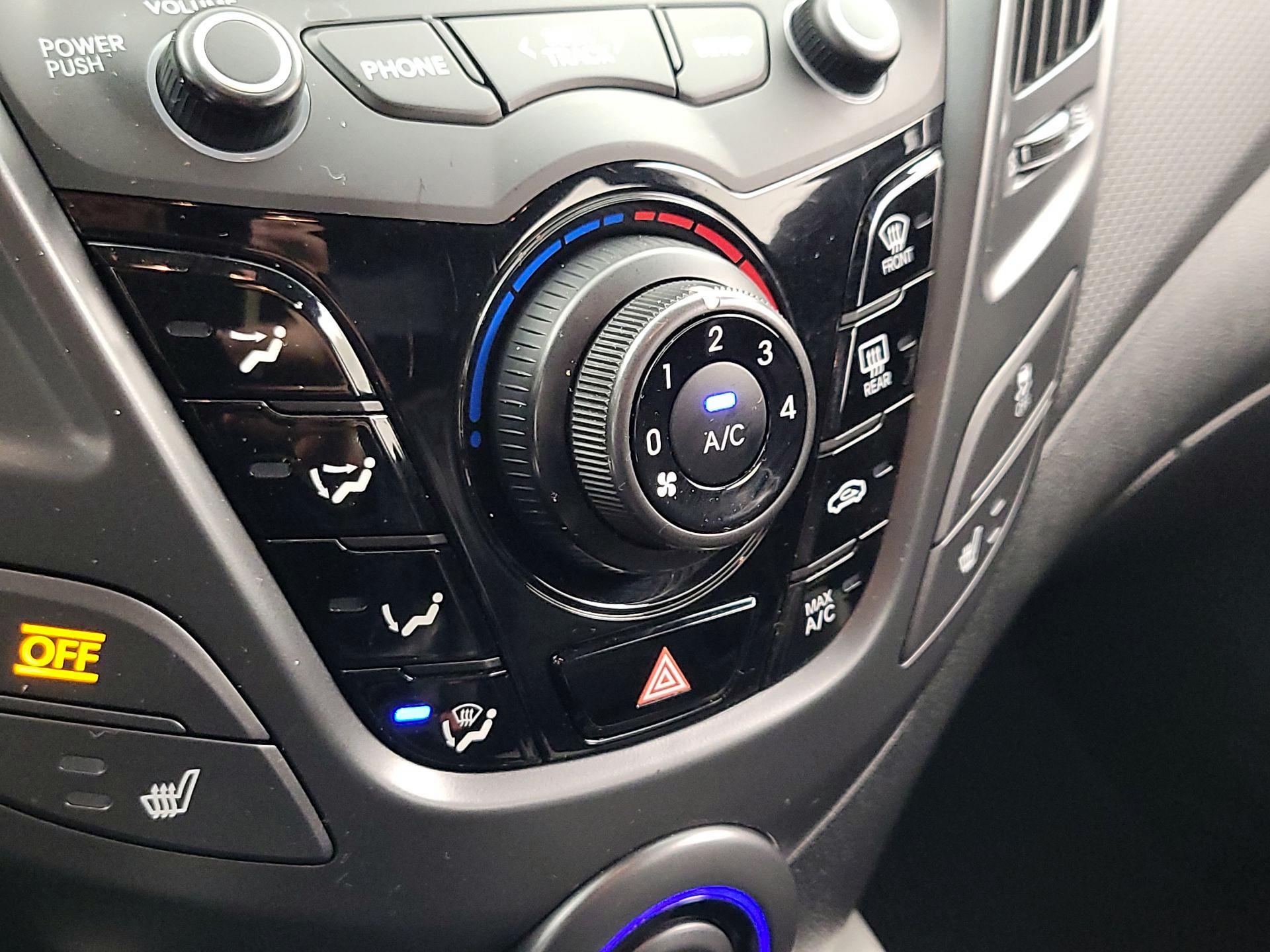 Thumbnail: 2016 Hyundai Veloster - 15