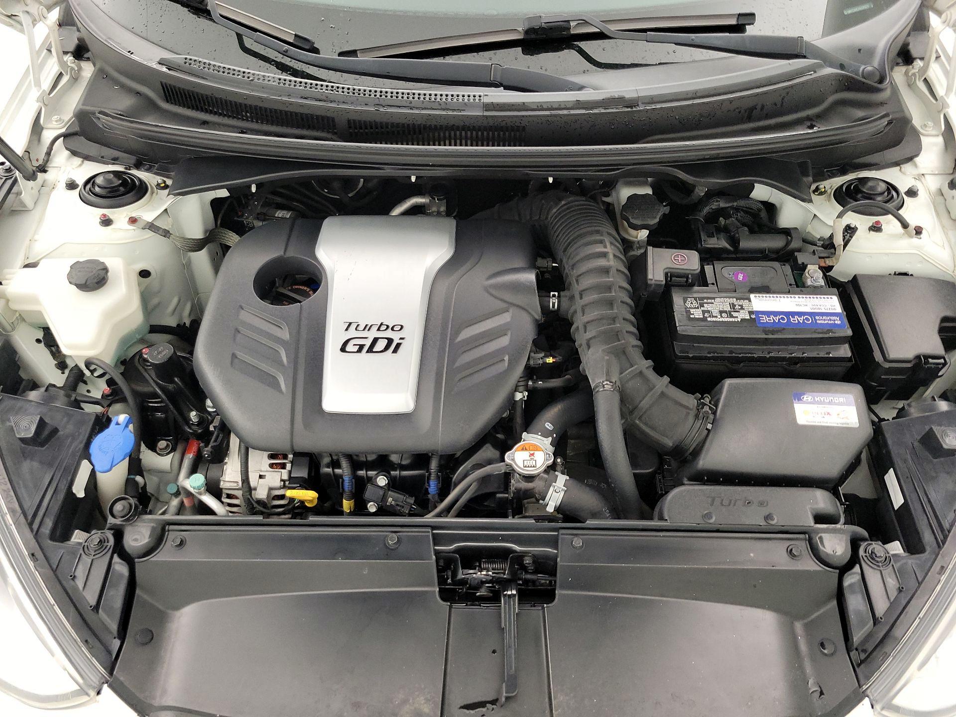 Thumbnail: 2016 Hyundai Veloster - 19