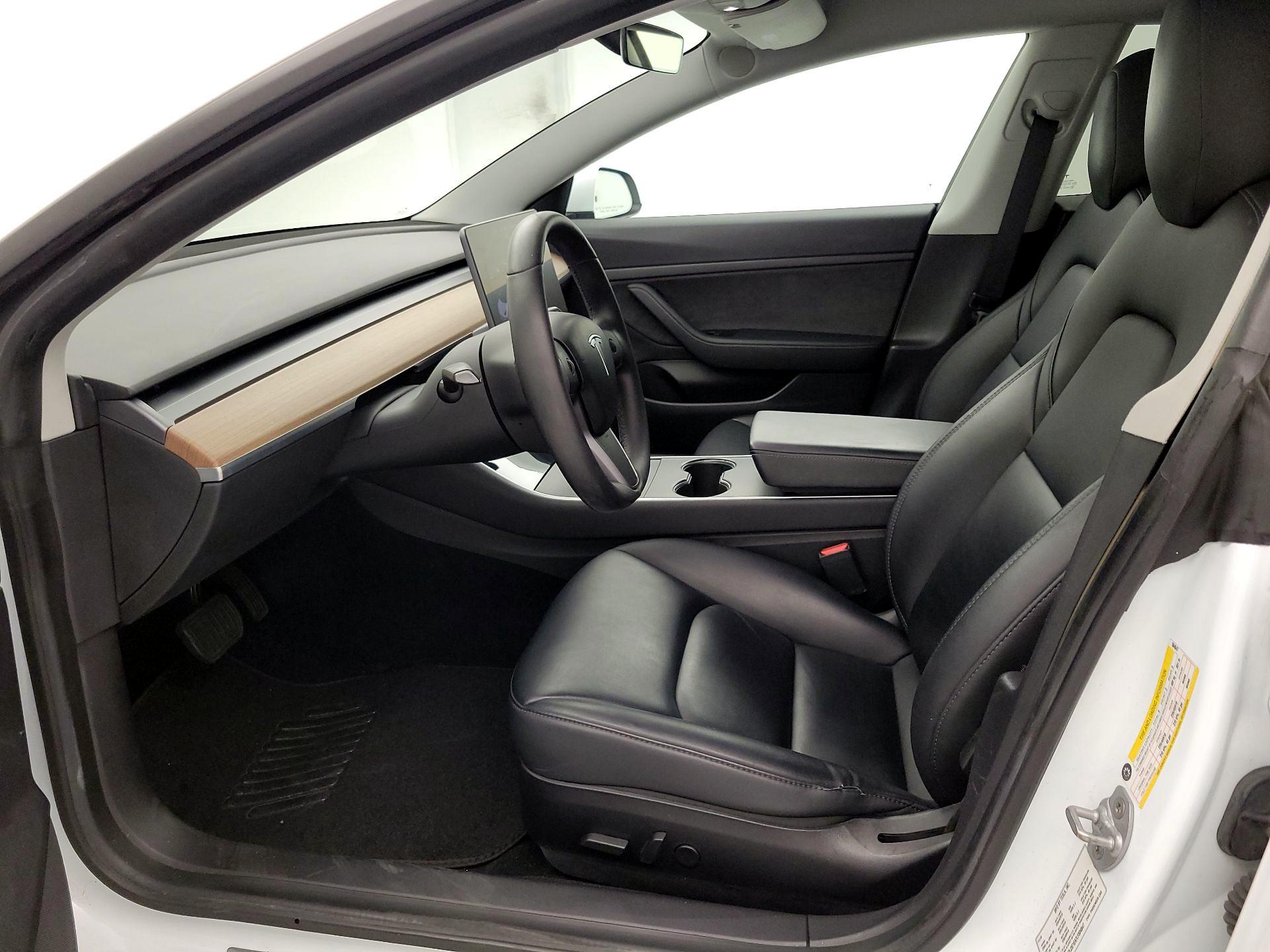 Thumbnail: 2020 Tesla Model 3 - 11