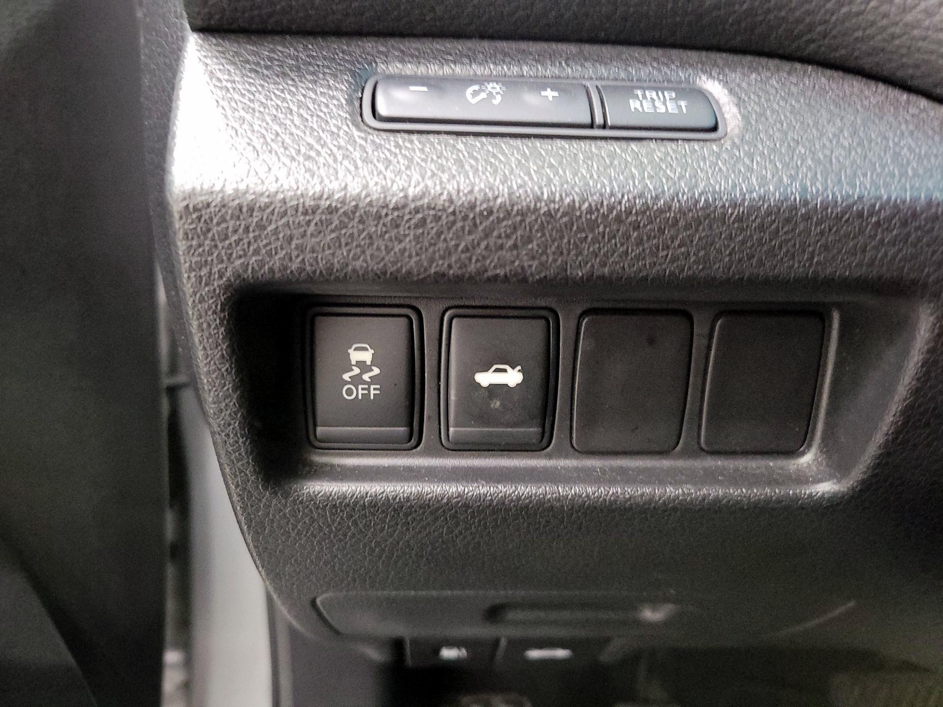 Thumbnail: 2014 Nissan Altima - 13