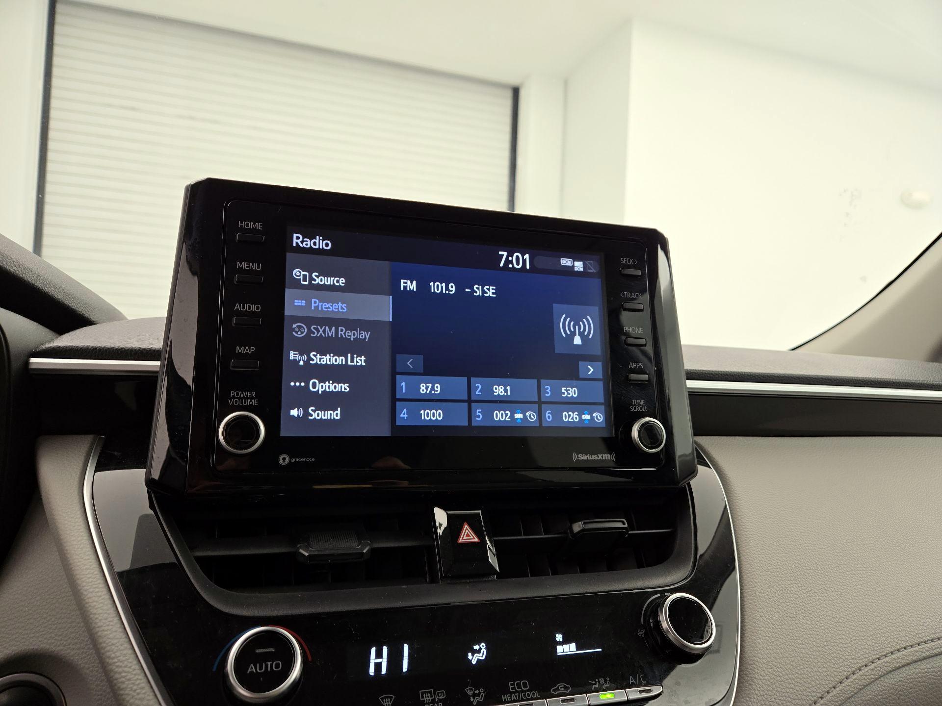 Thumbnail: 2022 Toyota Corolla Cross - 15