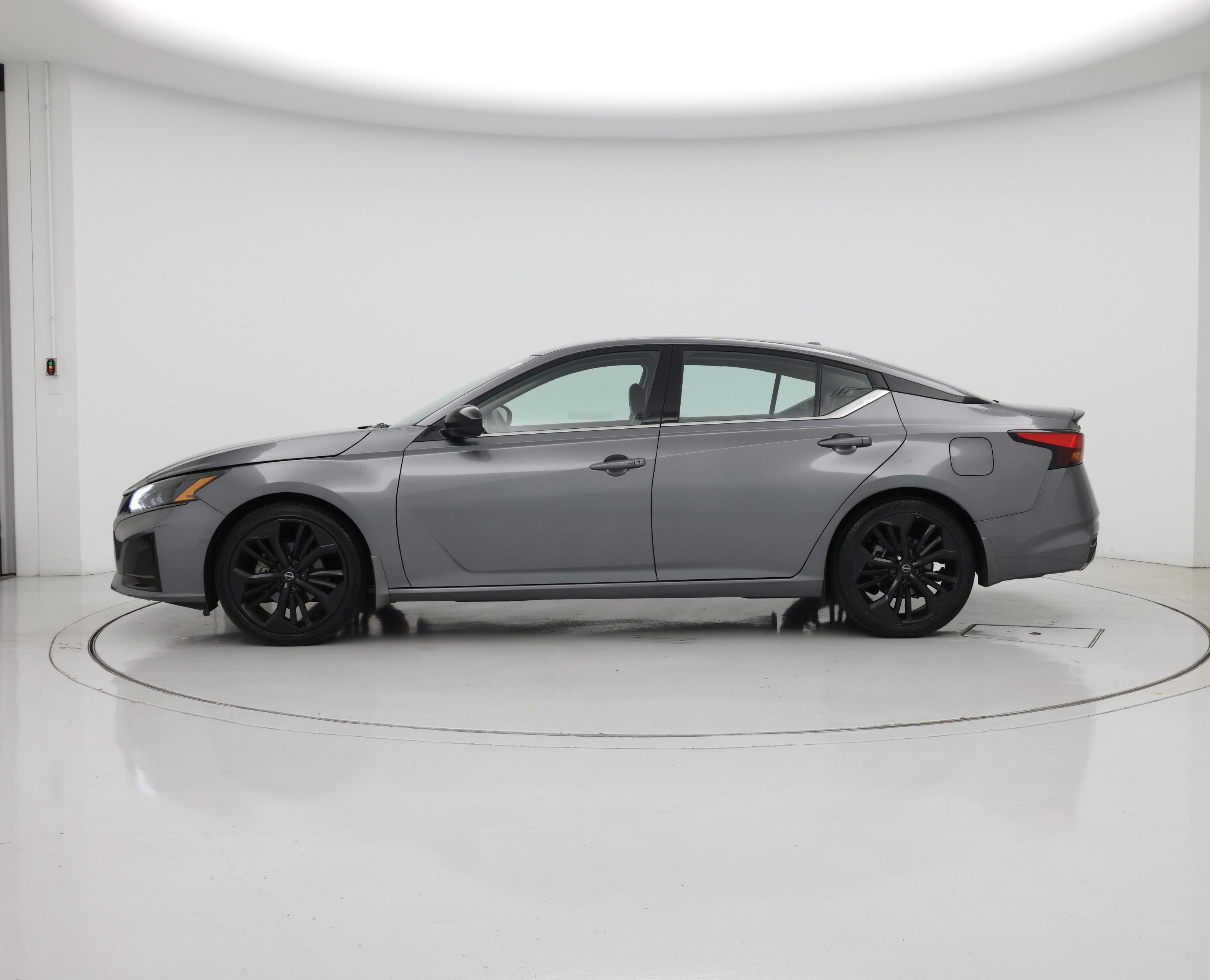 Thumbnail: 2023 Nissan Altima - 3