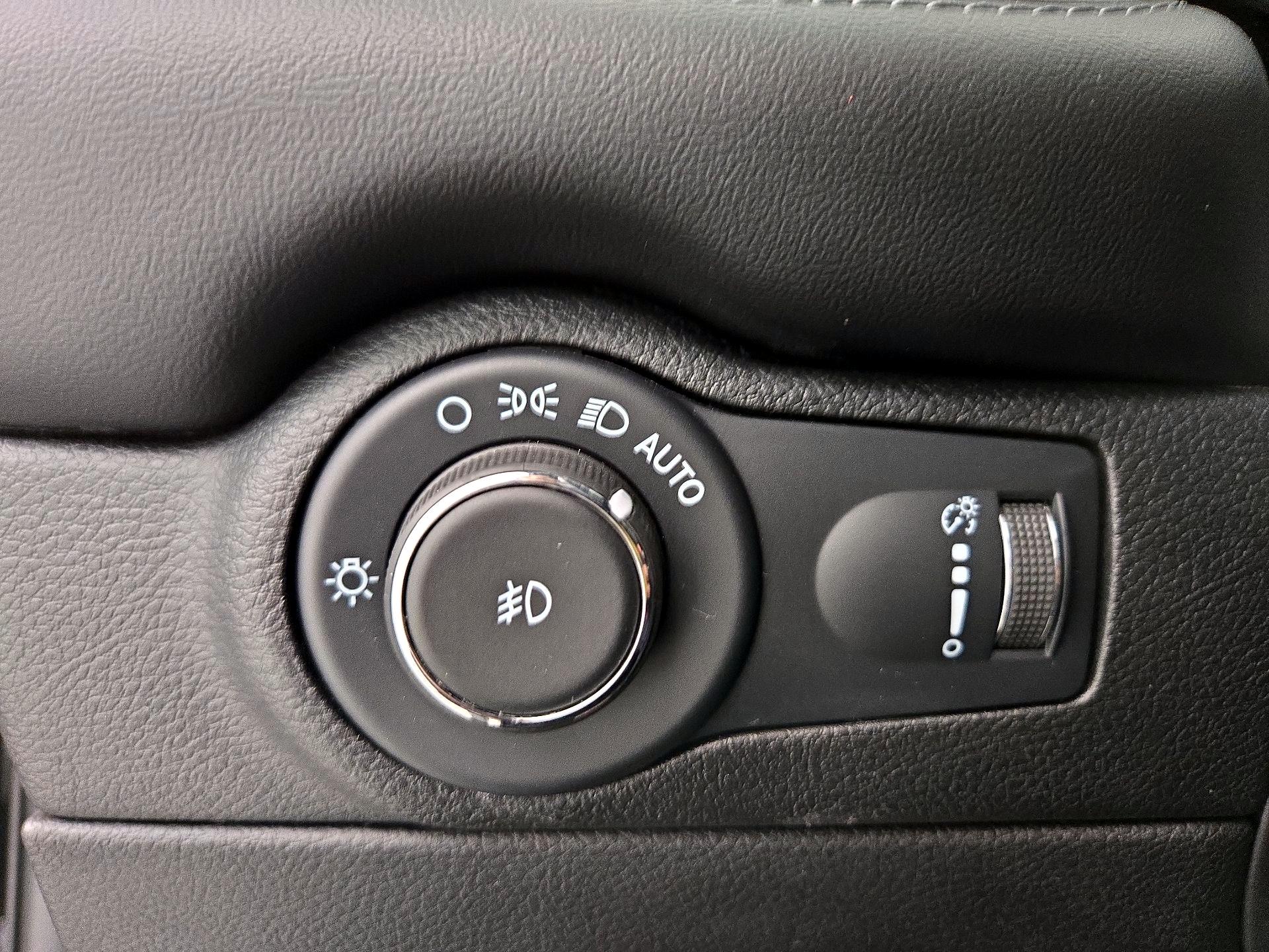 Thumbnail: 2022 Dodge Durango - 13