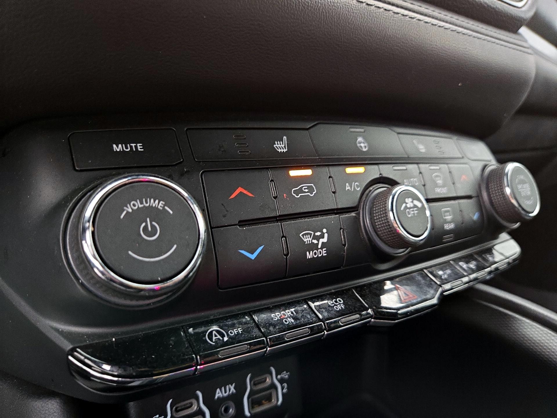 Thumbnail: 2022 Dodge Durango - 16