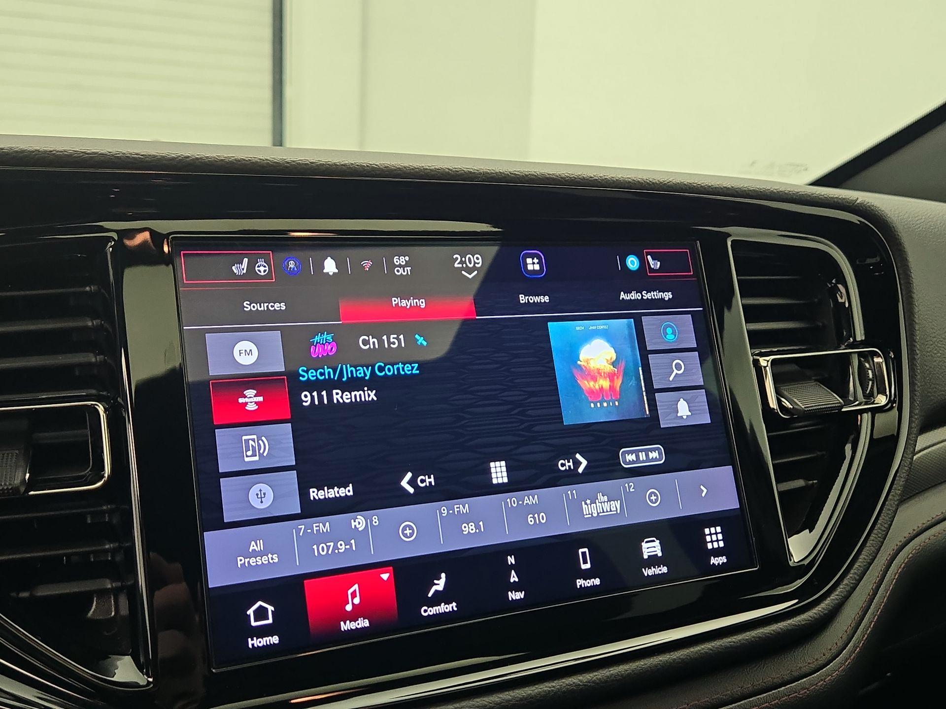 Thumbnail: 2021 Dodge Durango - 16