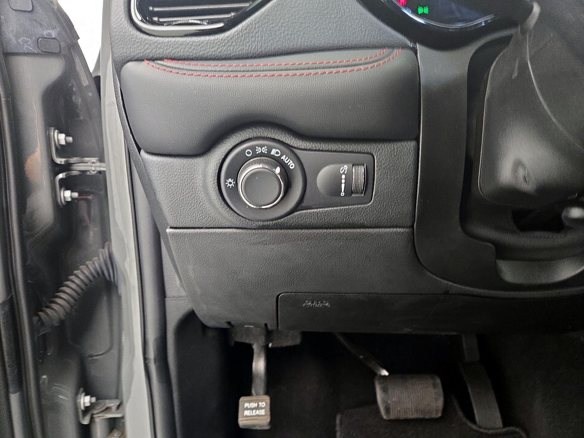 Thumbnail: 2023 Dodge Durango - 13