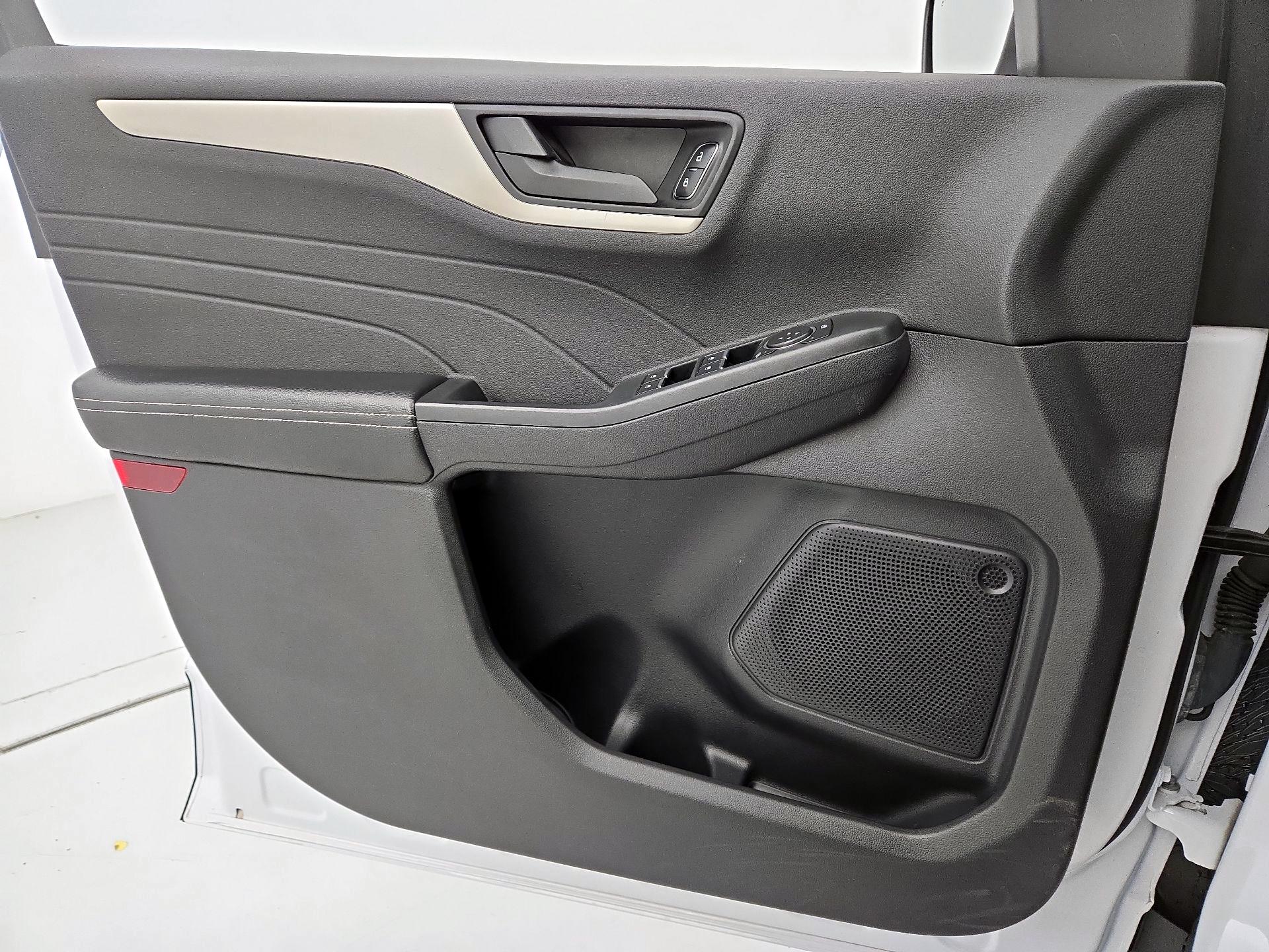 Thumbnail: 2022 Ford Escape - 12