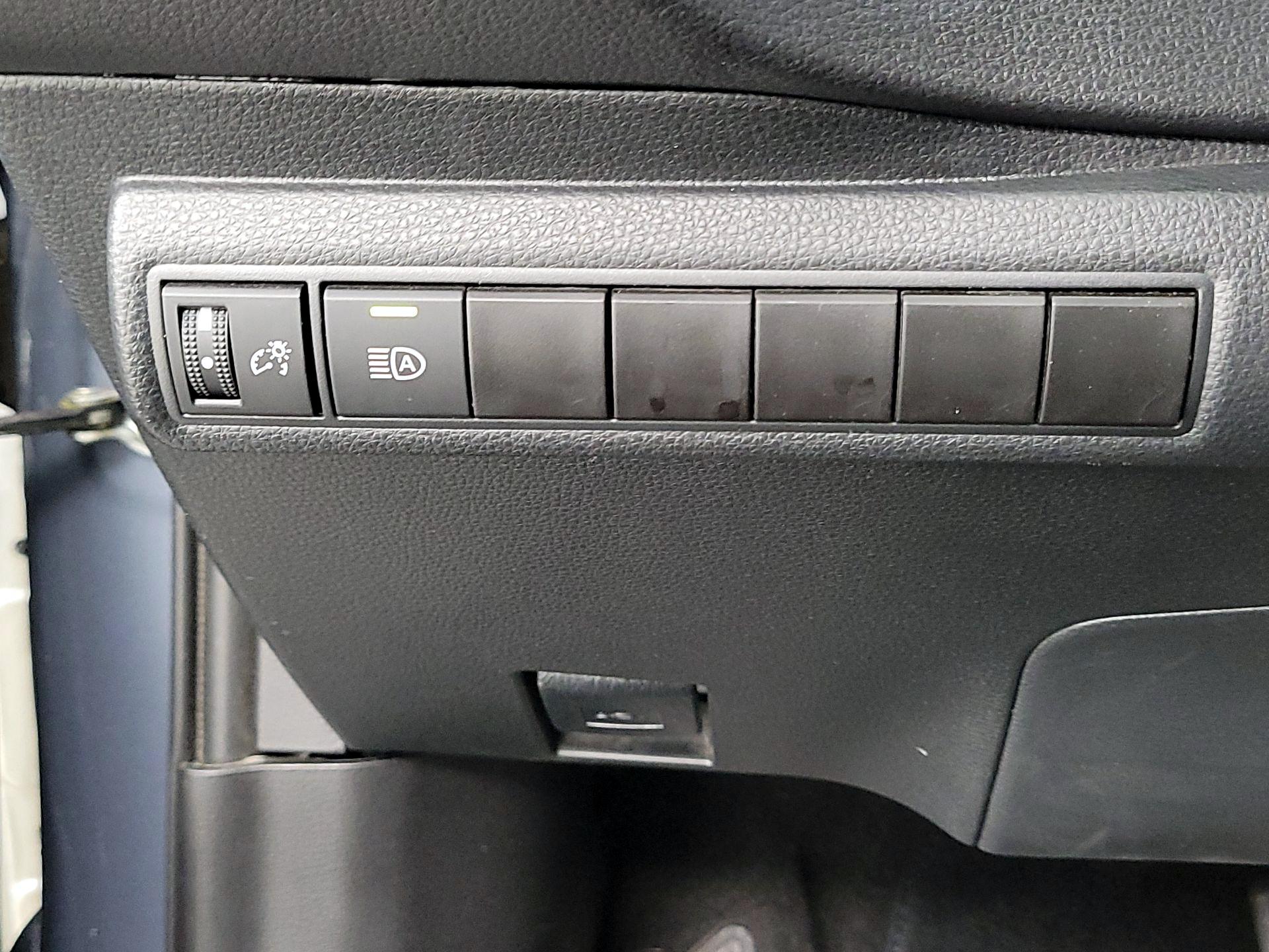 Thumbnail: 2024 Toyota Corolla - 13