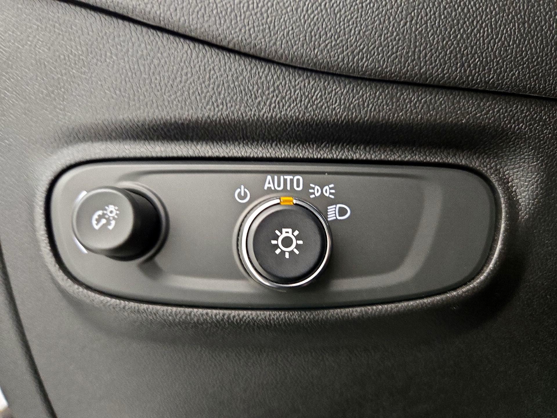 Thumbnail: 2020 Chevrolet Equinox - 13