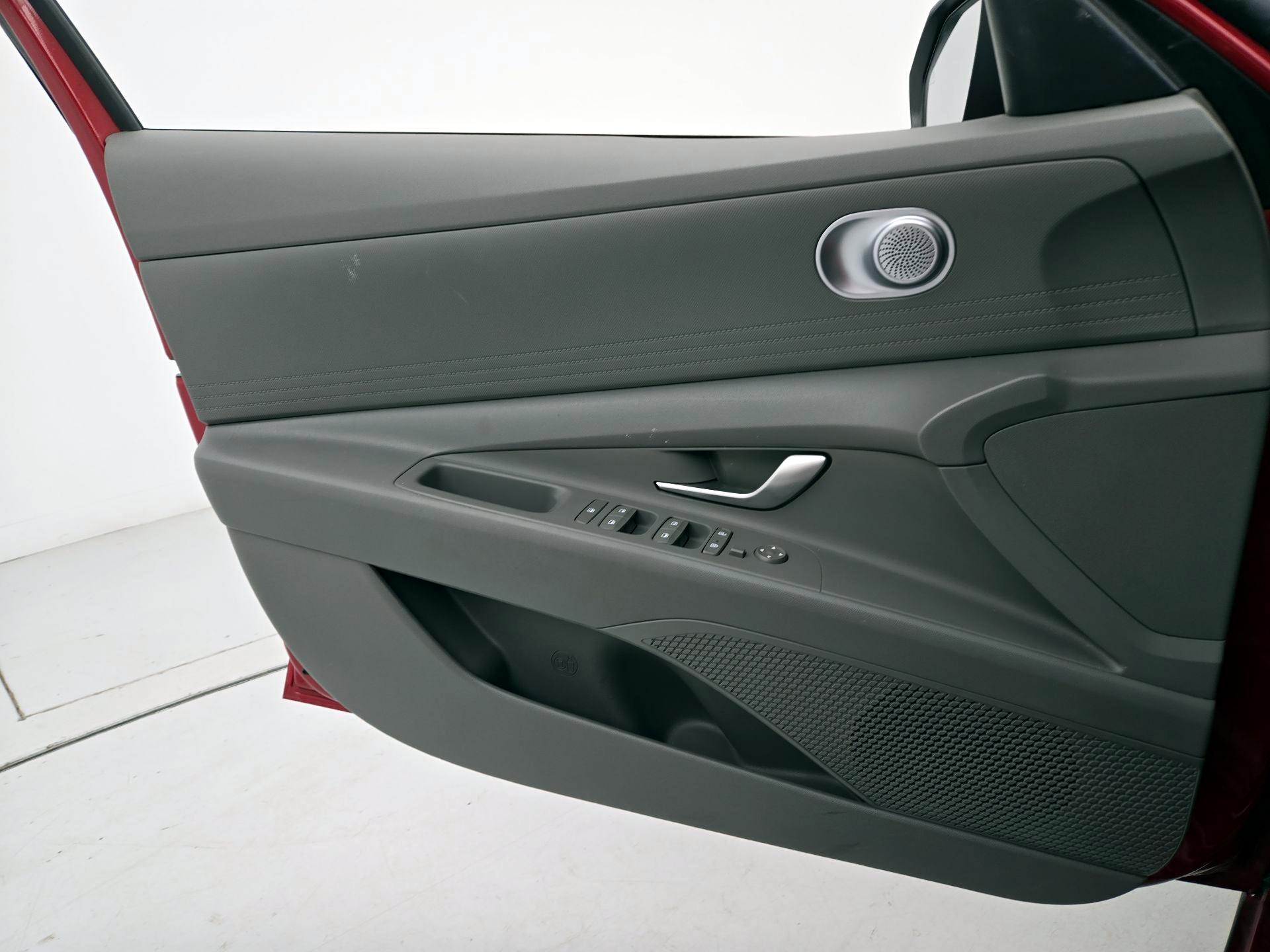 Thumbnail: 2023 Hyundai Elantra - 12