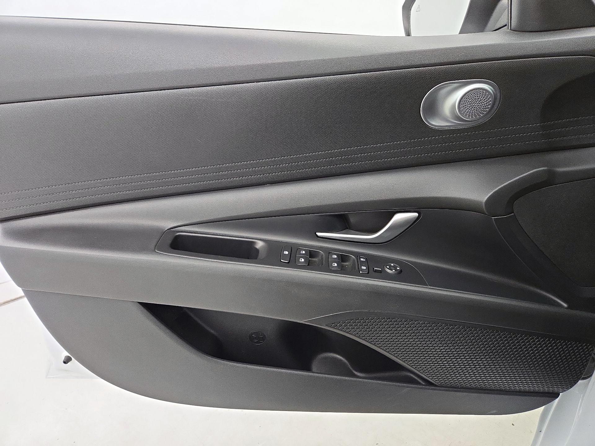 Thumbnail: 2023 Hyundai Elantra - 12