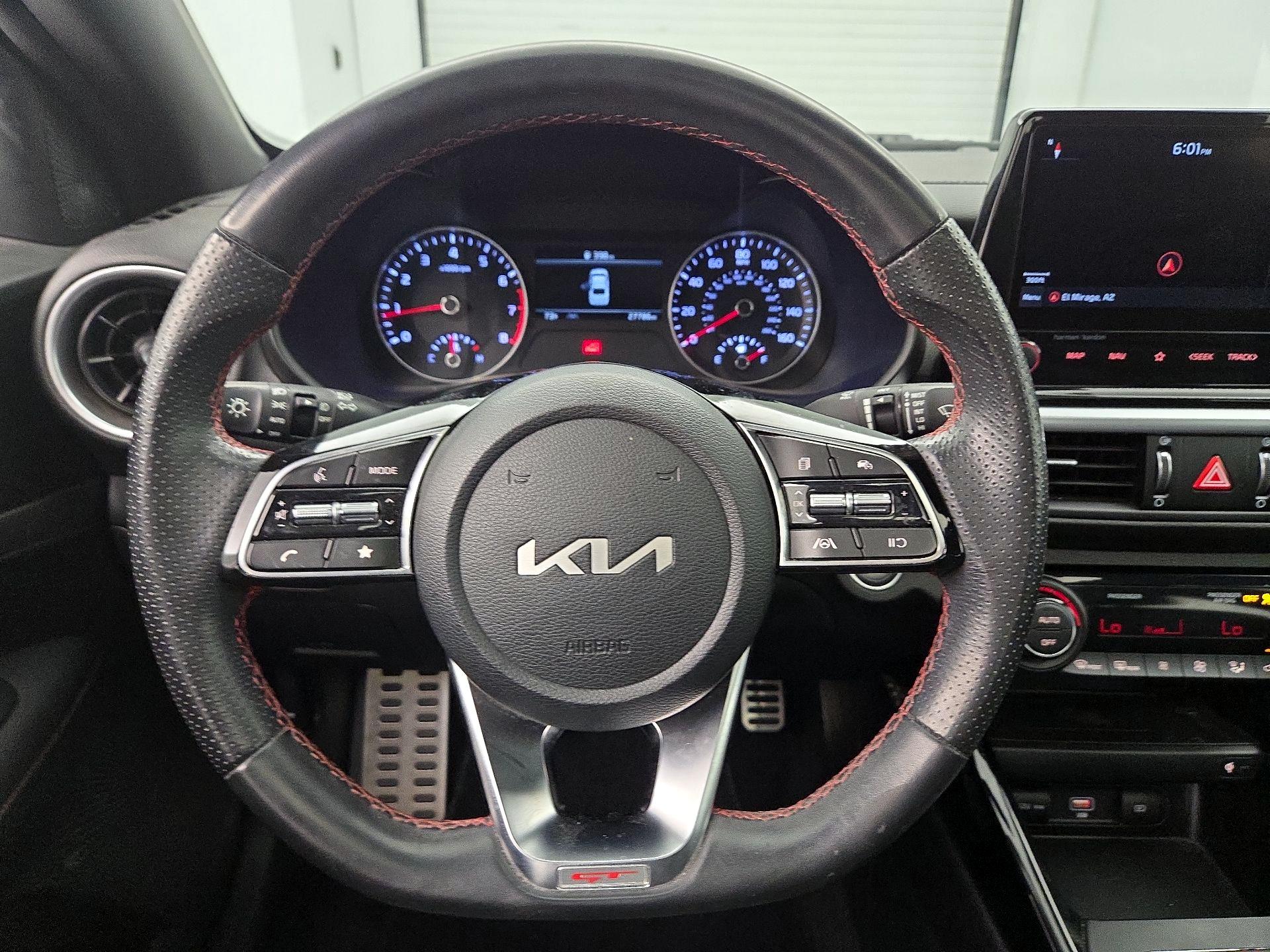 Thumbnail: 2022 Kia Forte - 10