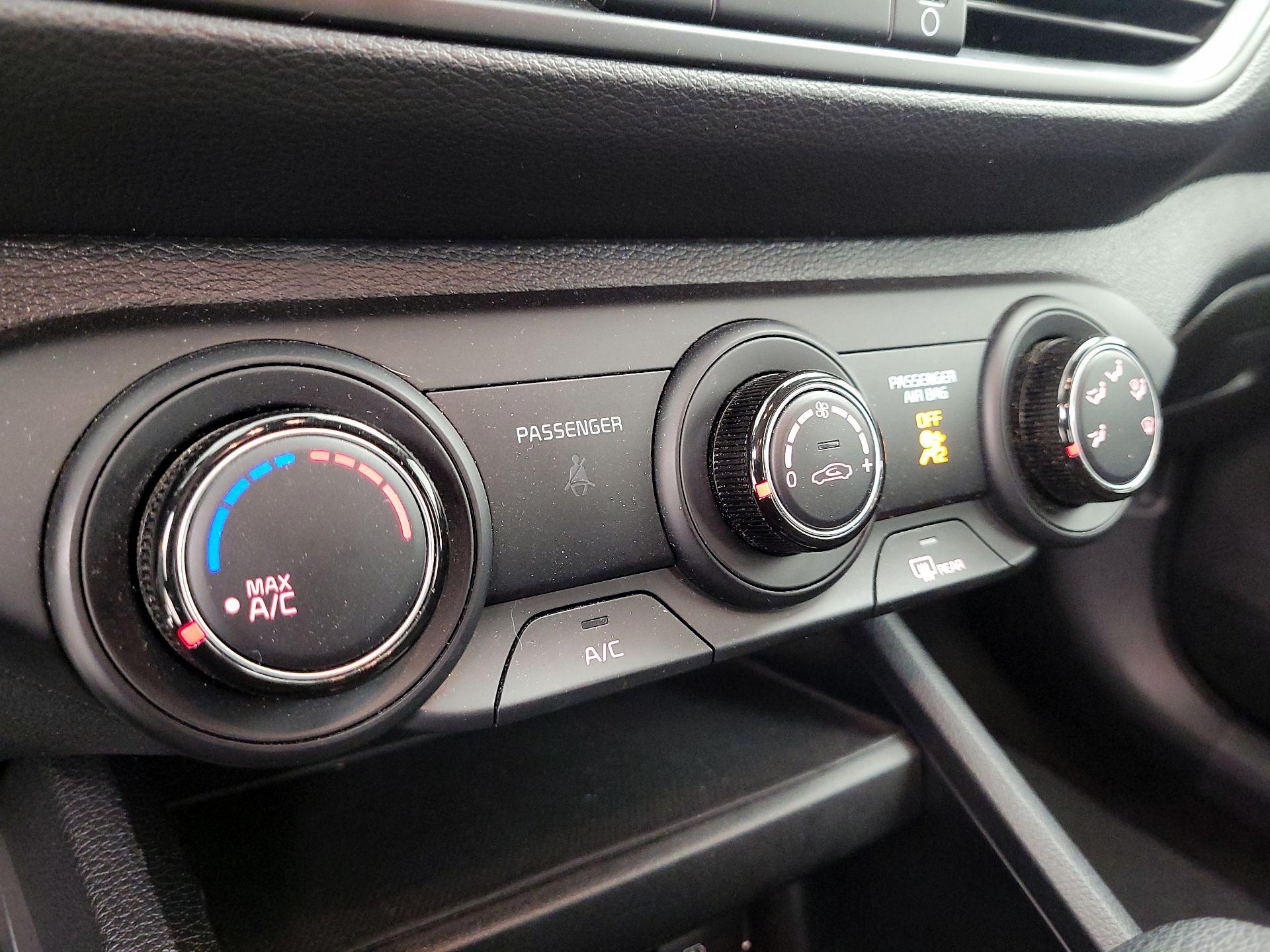 Thumbnail: 2024 Kia Forte - 16