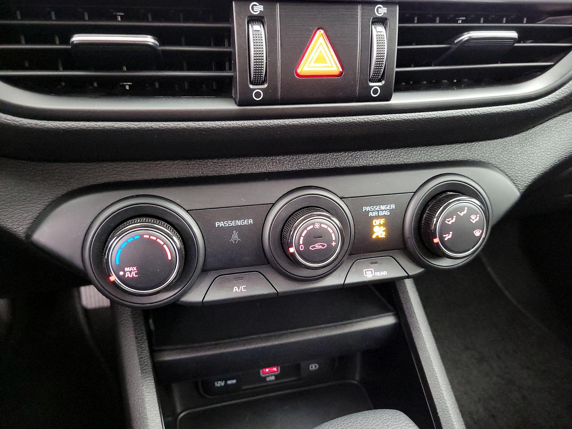 Thumbnail: 2024 Kia Forte - 16