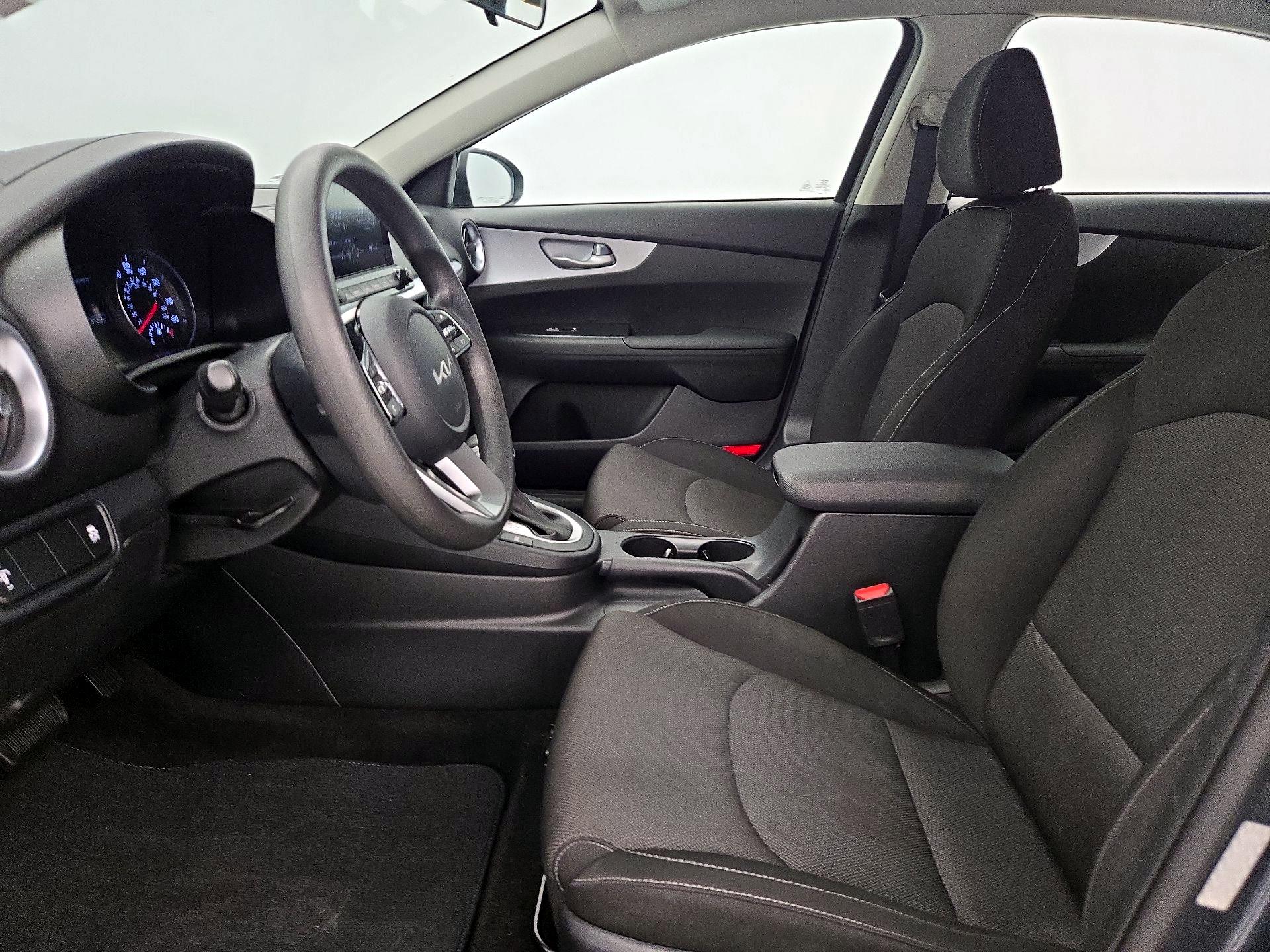 Thumbnail: 2022 Kia Forte - 11