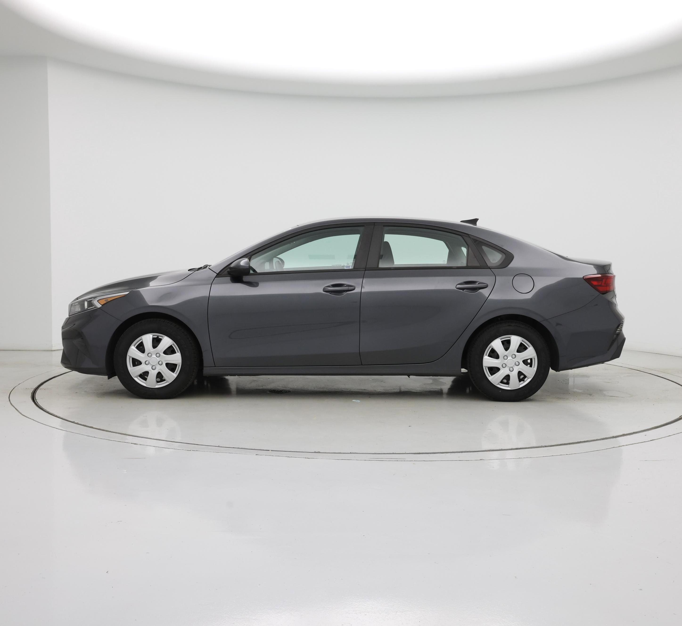 Thumbnail: 2022 Kia Forte - 3