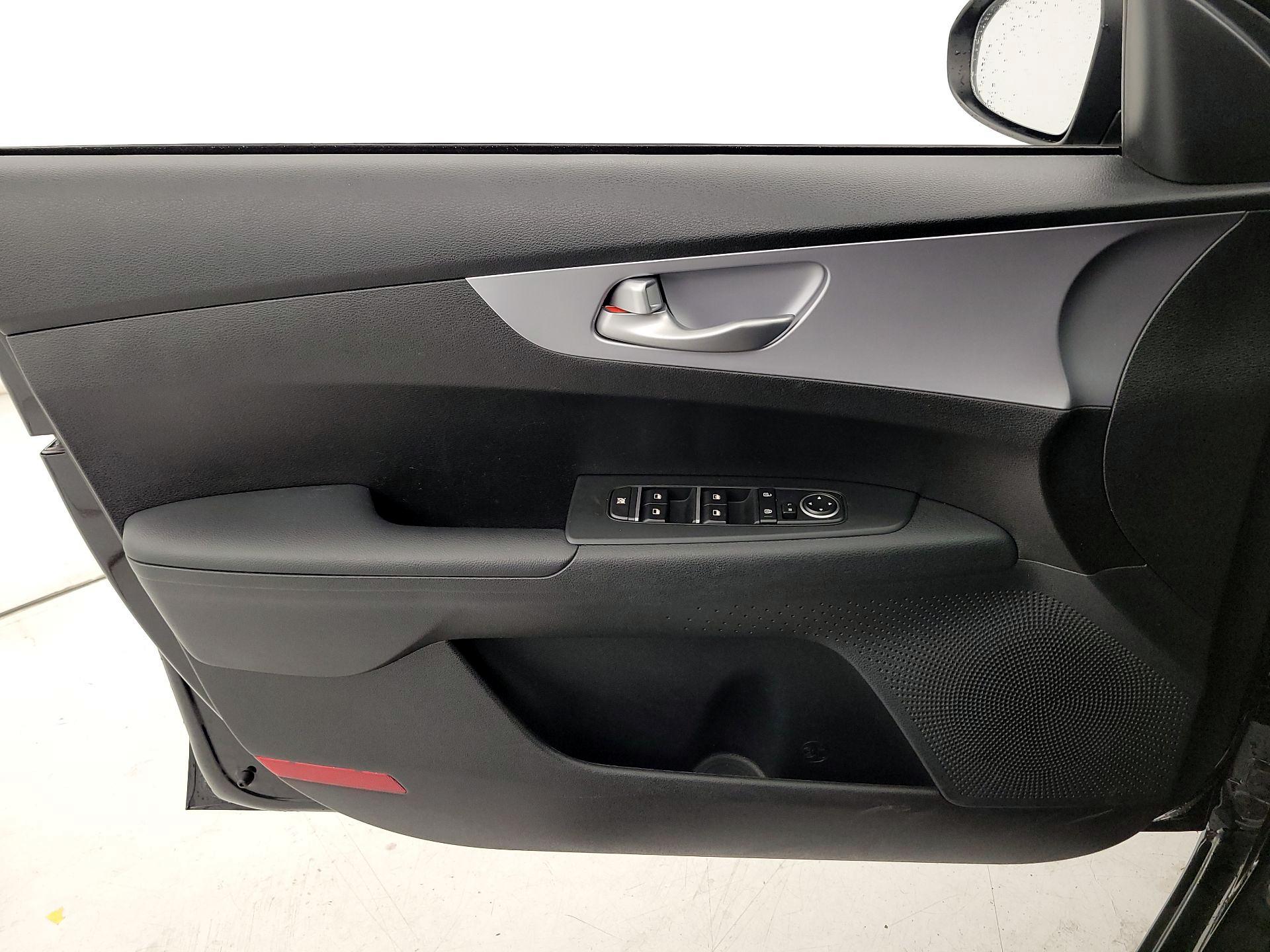 Thumbnail: 2024 Kia Forte - 12