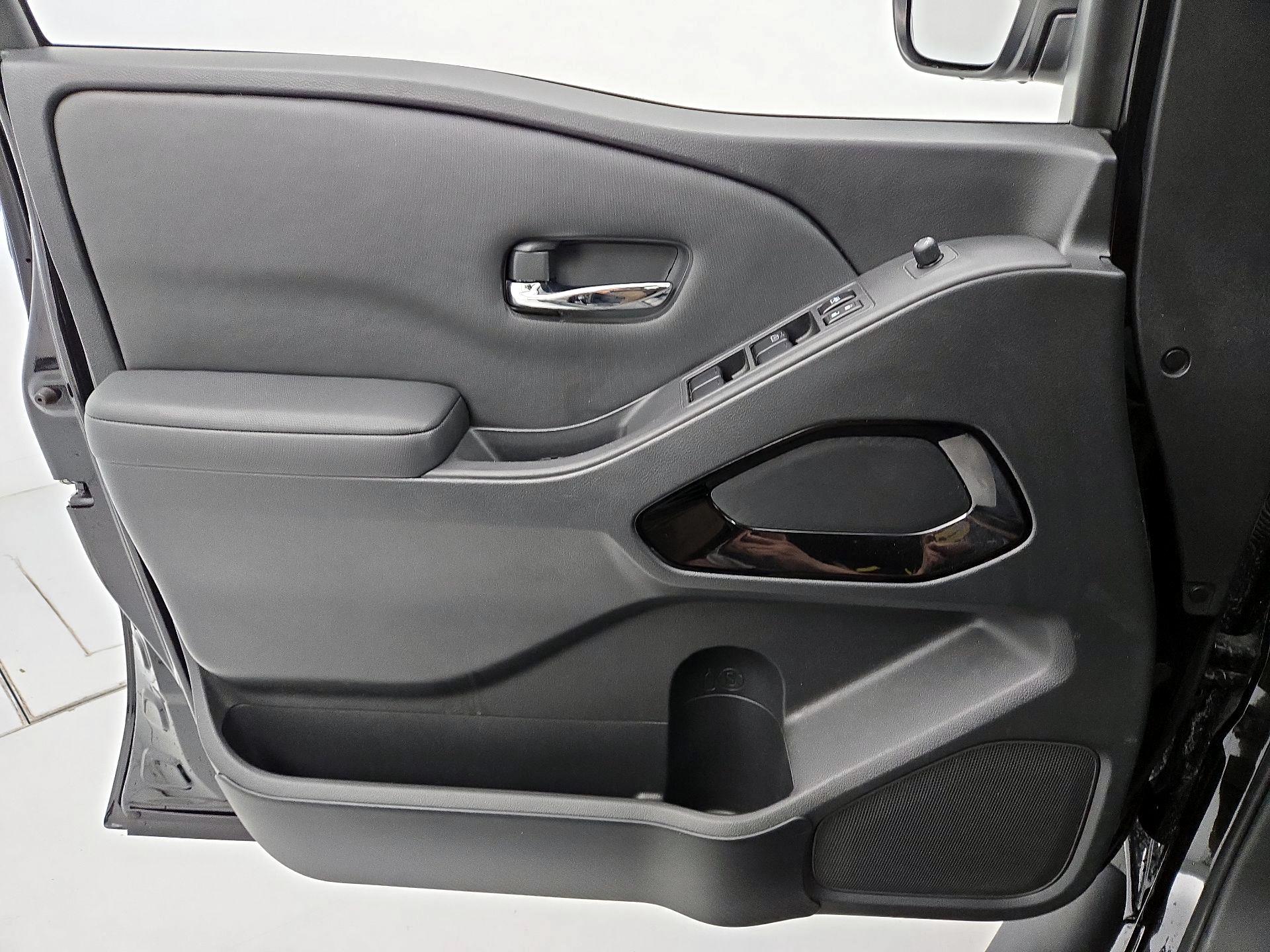 Thumbnail: 2023 Nissan Frontier - 12