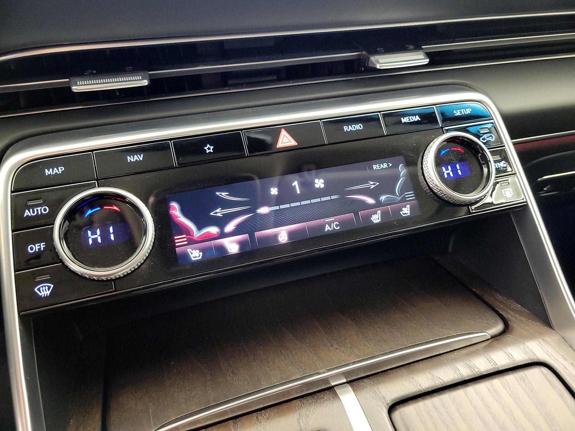 Thumbnail: 2024 Genesis GV80 - 17