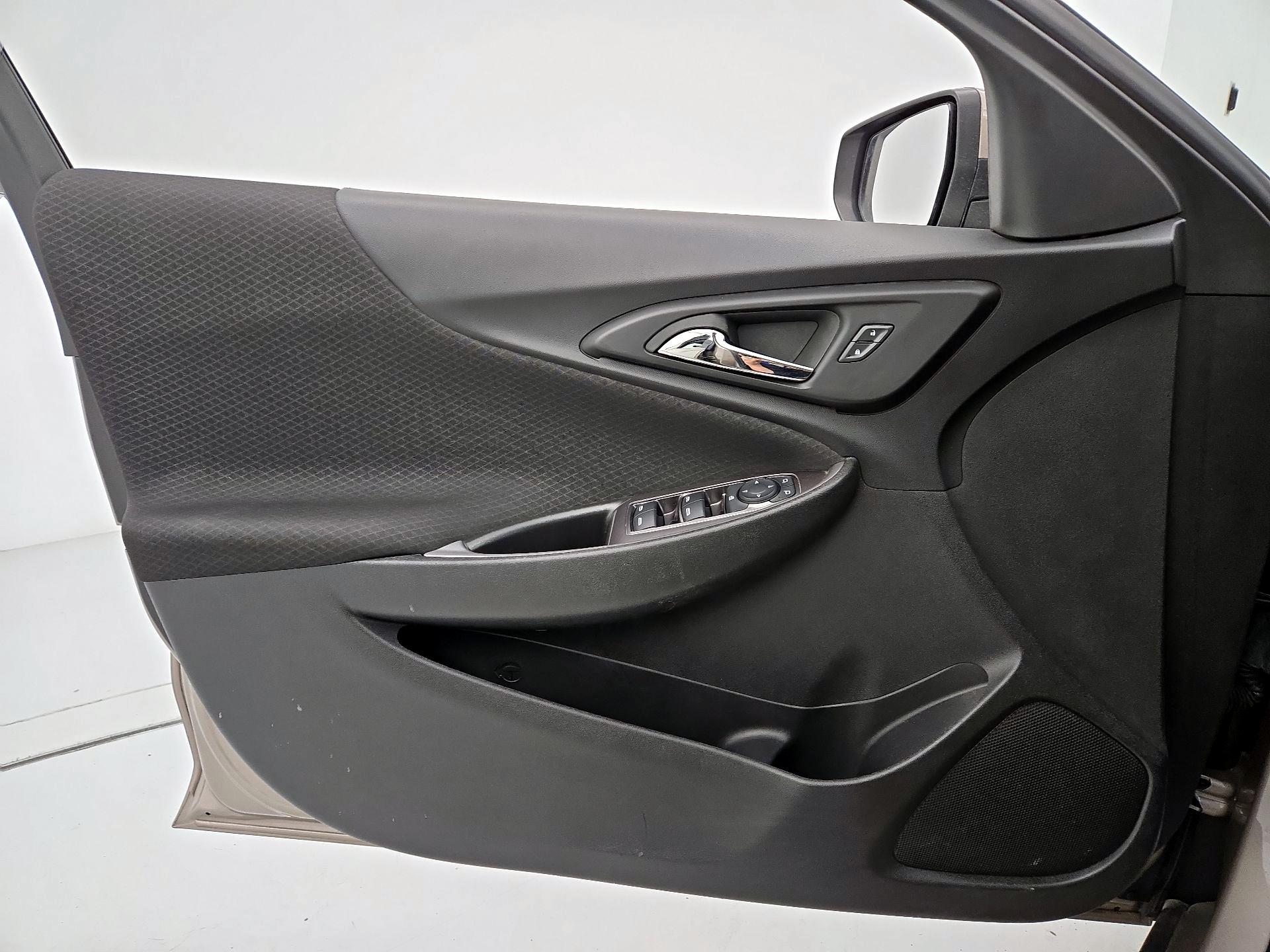 Thumbnail: 2023 Chevrolet Malibu - 12