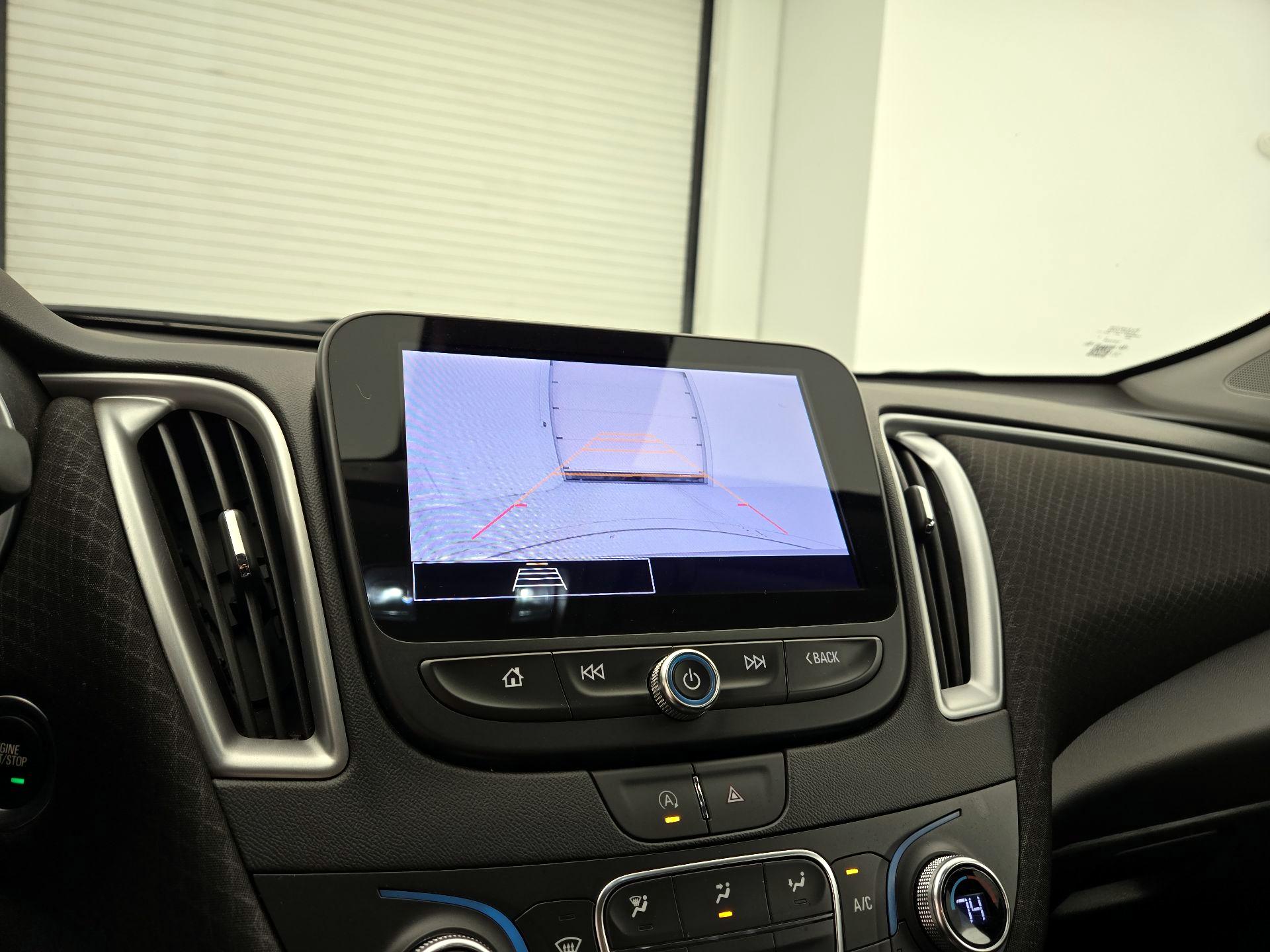 Thumbnail: 2023 Chevrolet Malibu - 14