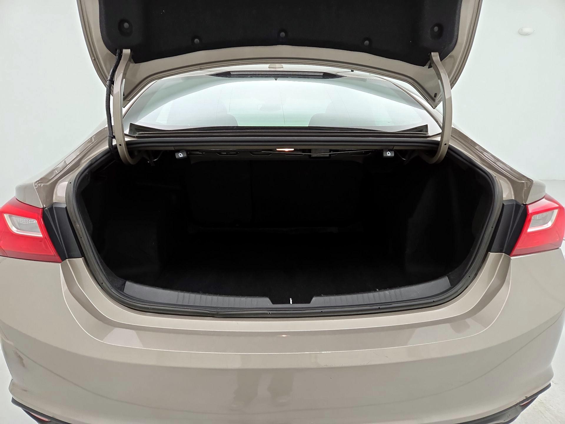 Thumbnail: 2023 Chevrolet Malibu - 20