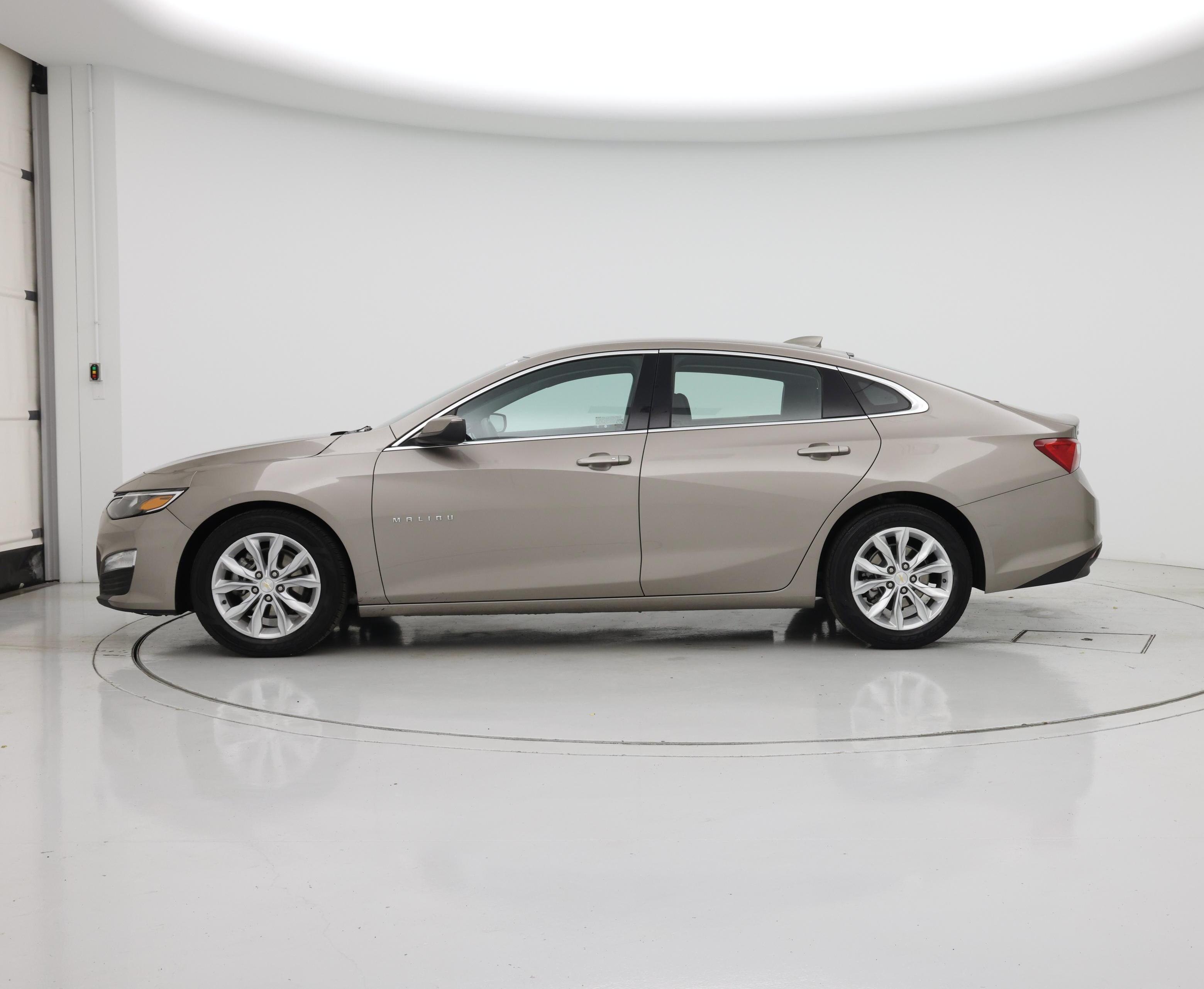 Thumbnail: 2023 Chevrolet Malibu - 3