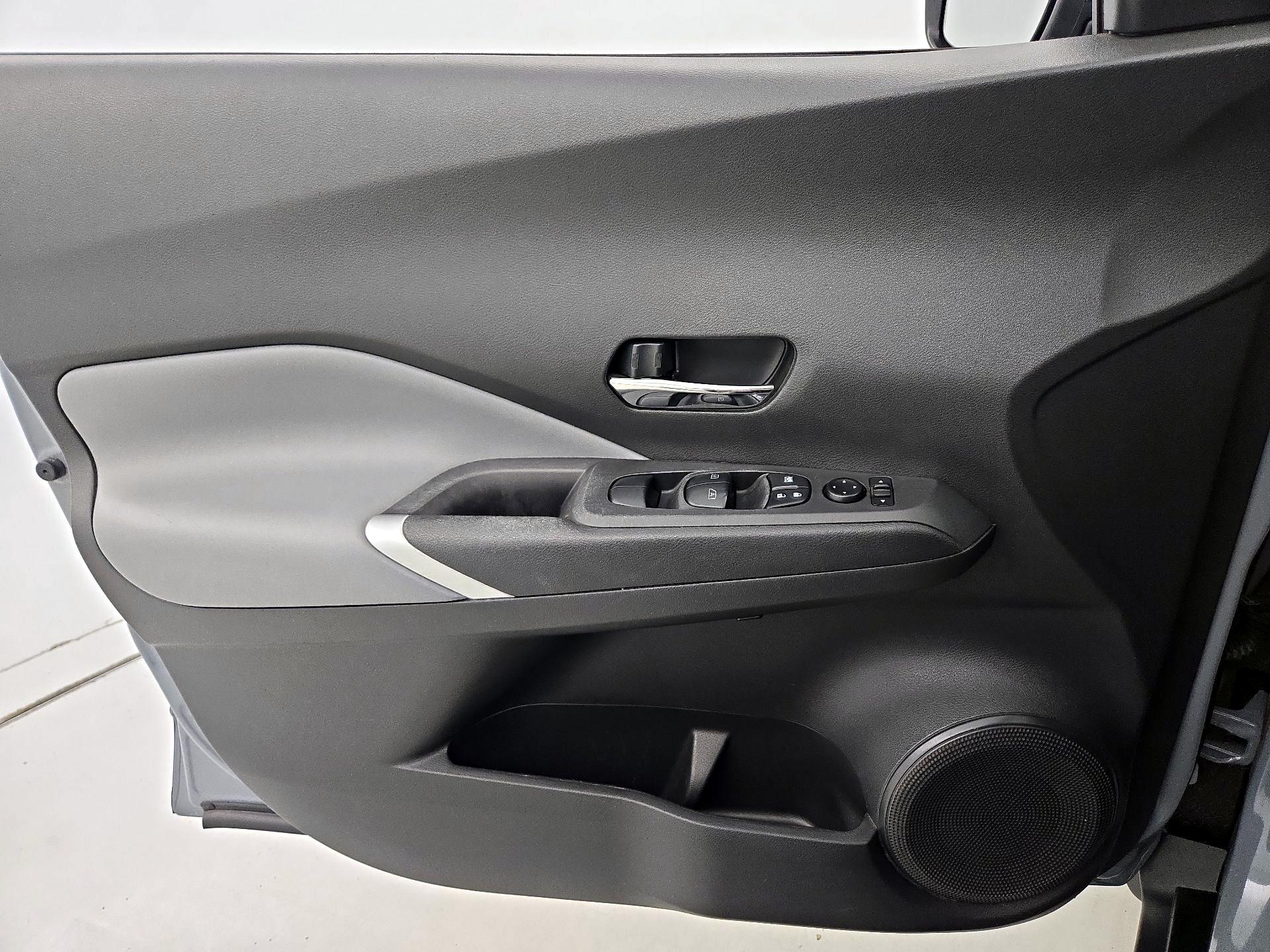 Thumbnail: 2022 Nissan Kicks - 12