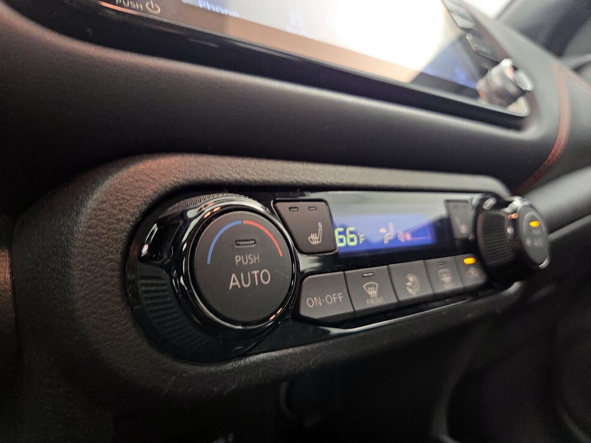 Thumbnail: 2022 Nissan Kicks - 16