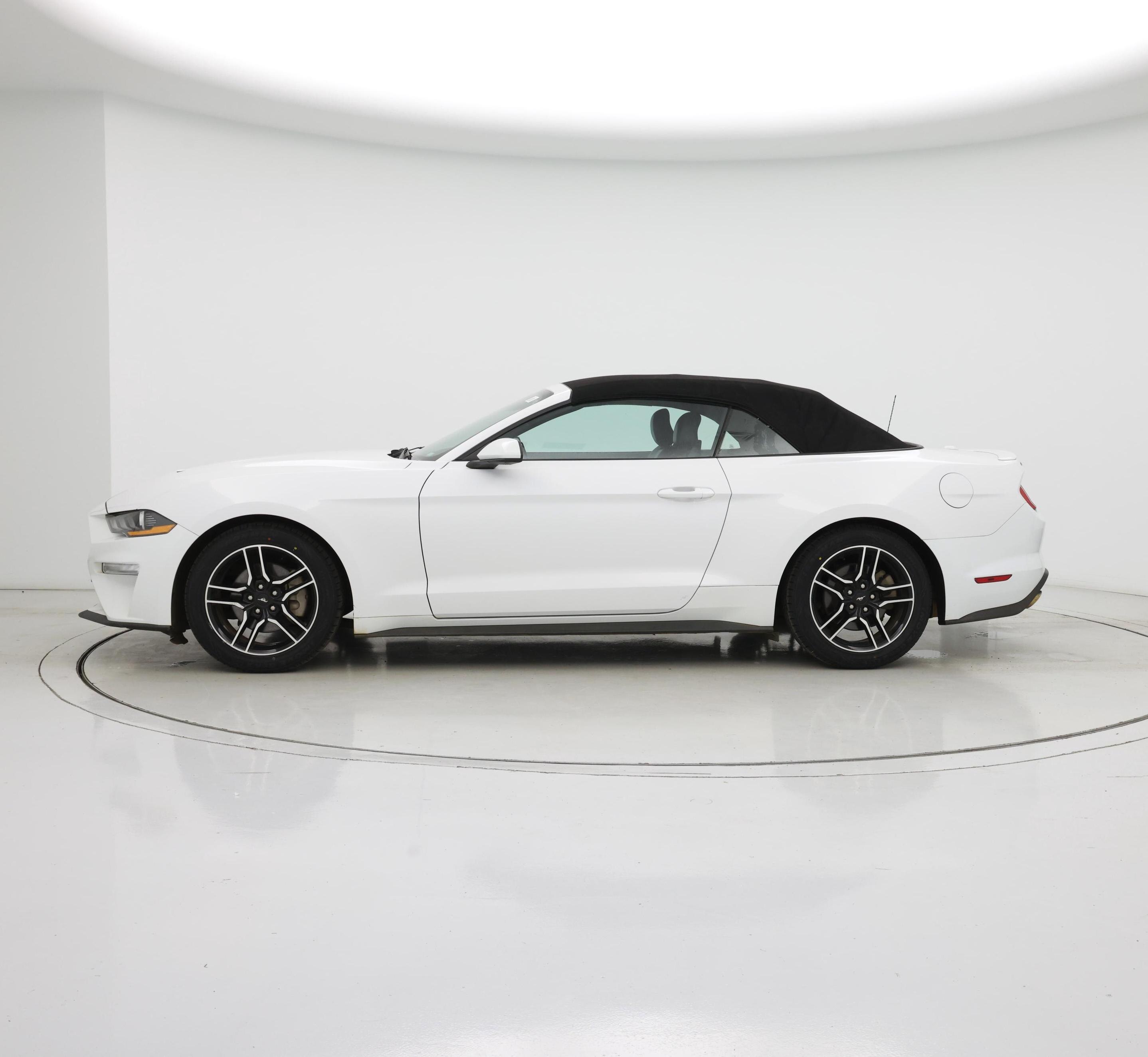 Thumbnail: 2022 Ford Mustang - 3