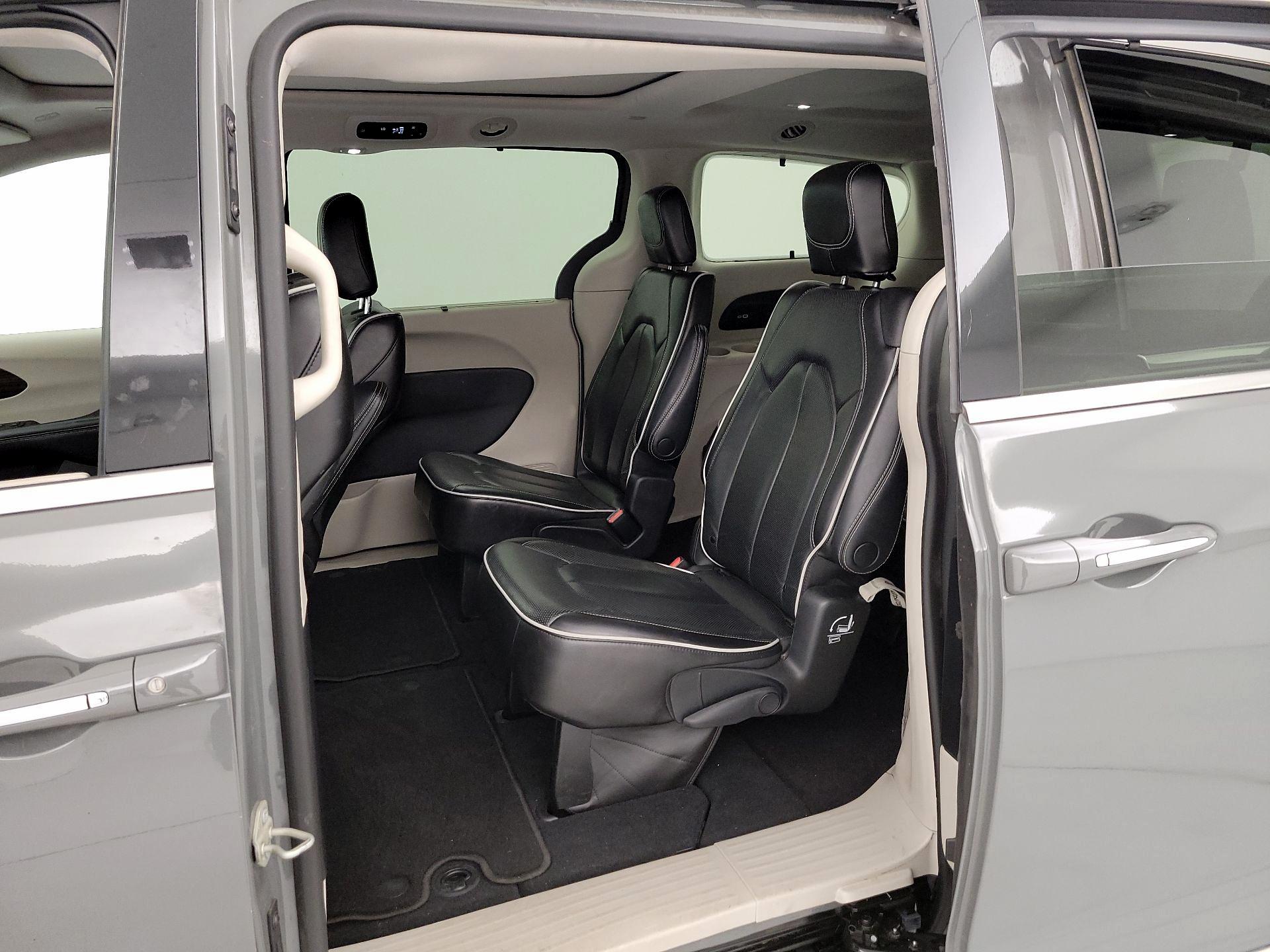 Thumbnail: 2023 Chrysler Pacifica - 19