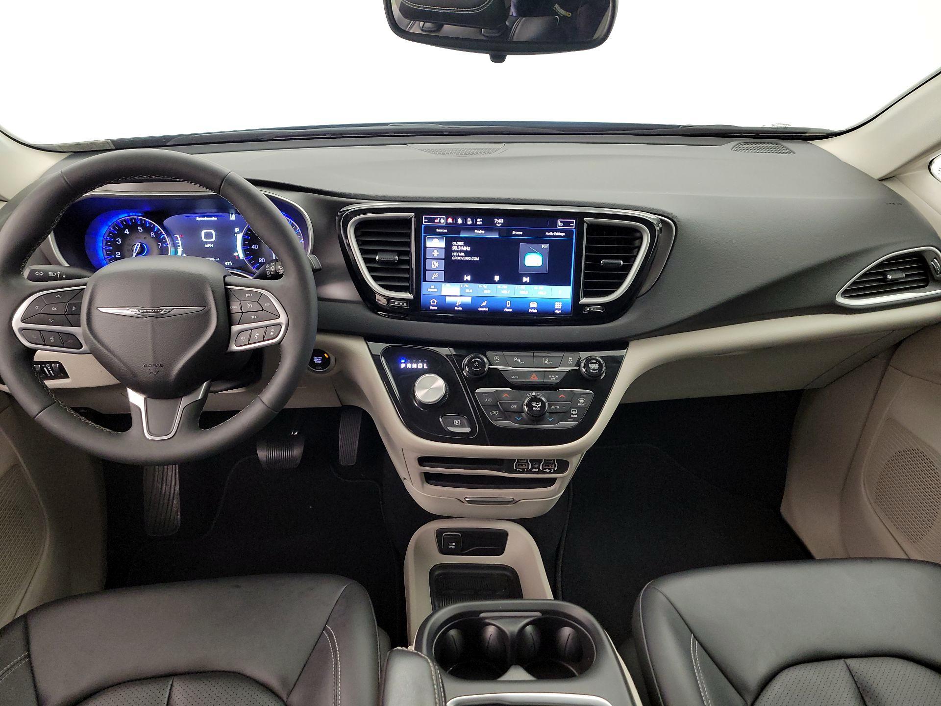 Thumbnail: 2024 Chrysler Pacifica - 9