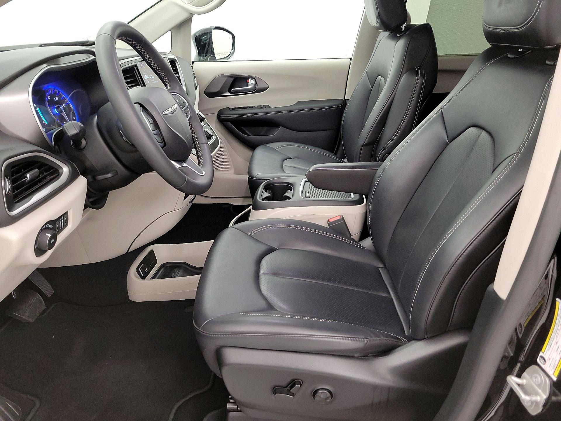 Thumbnail: 2024 Chrysler Pacifica - 11