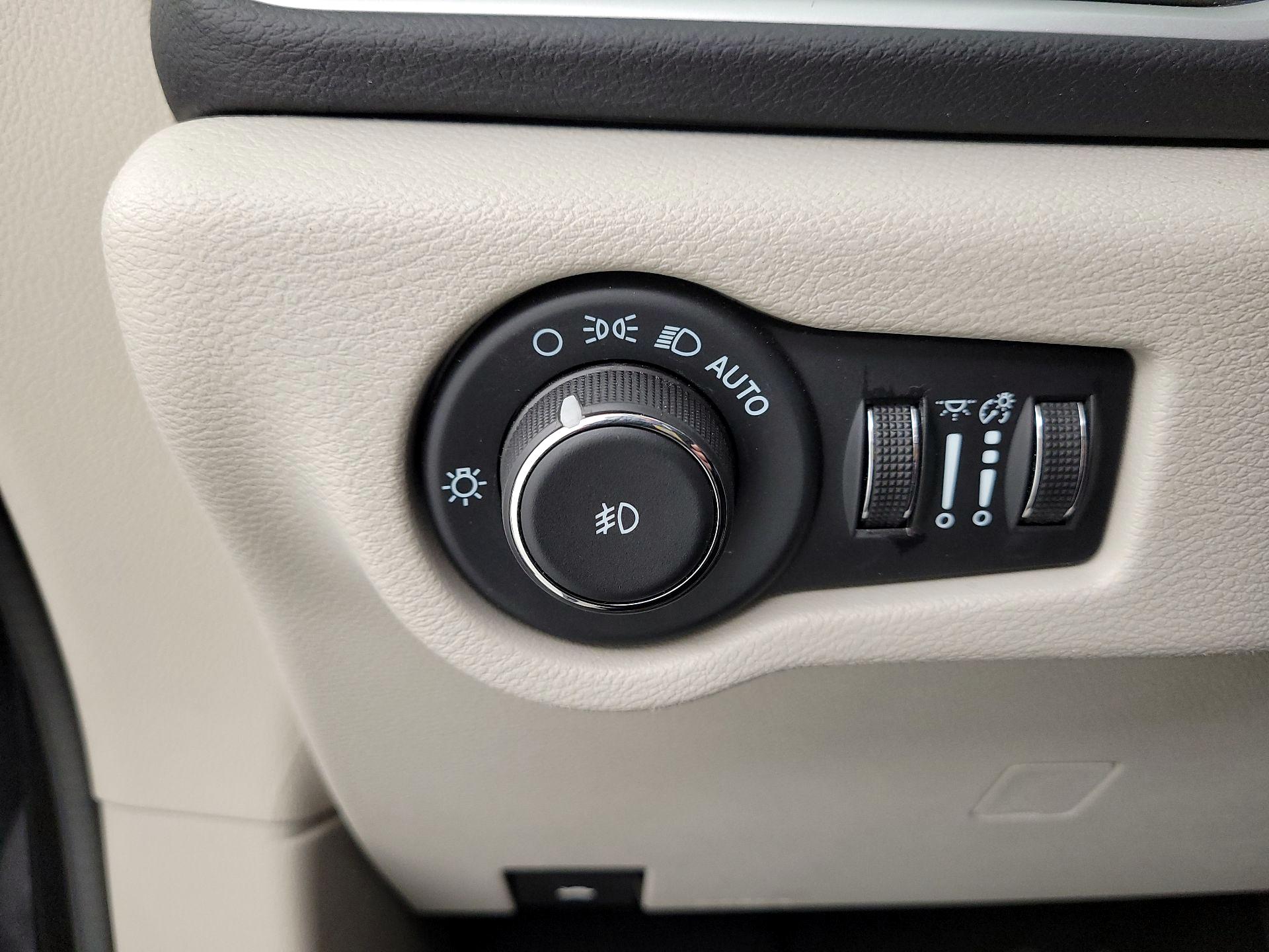 Thumbnail: 2024 Chrysler Pacifica - 13