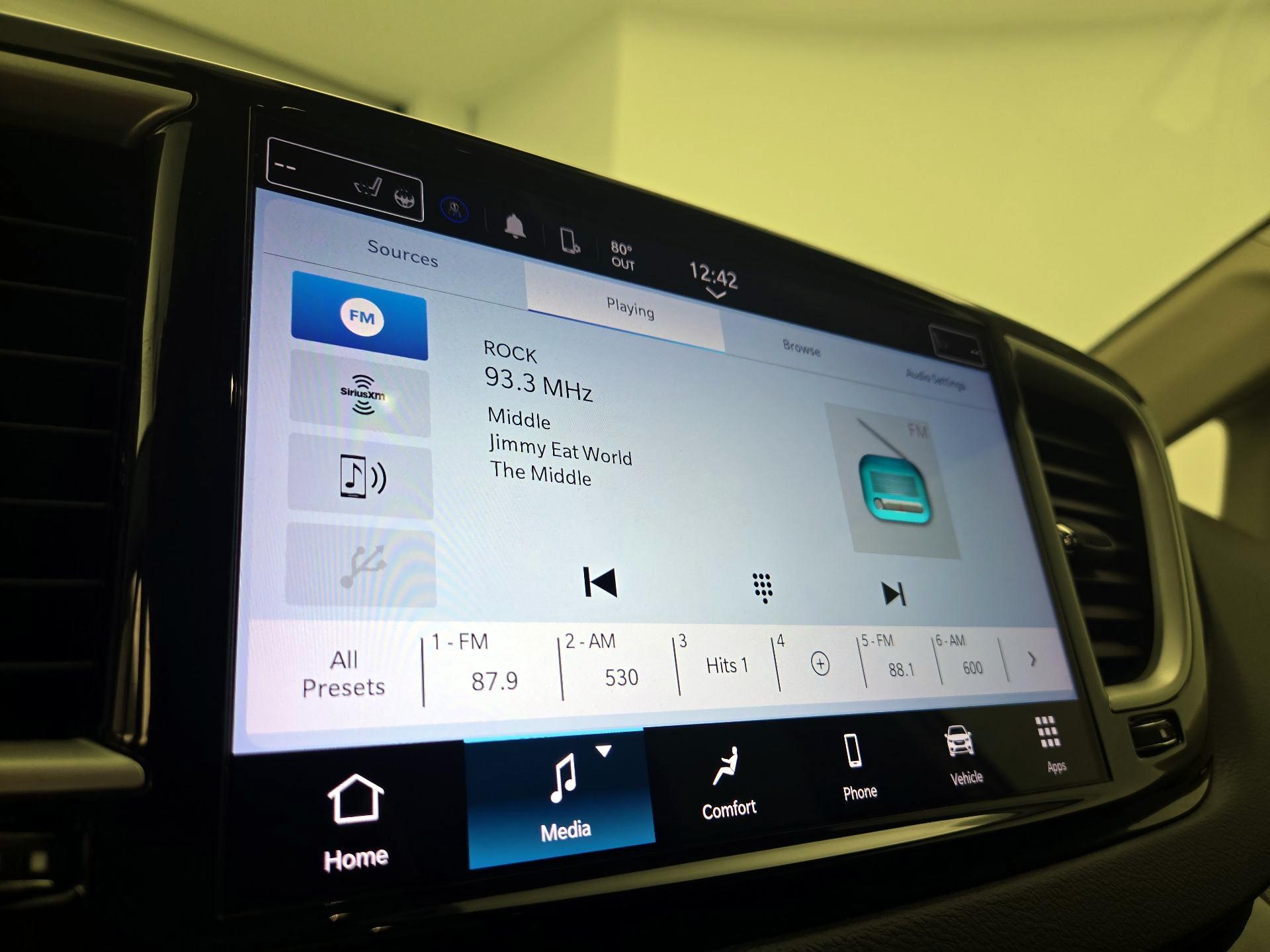 Thumbnail: 2023 Chrysler Pacifica - 15