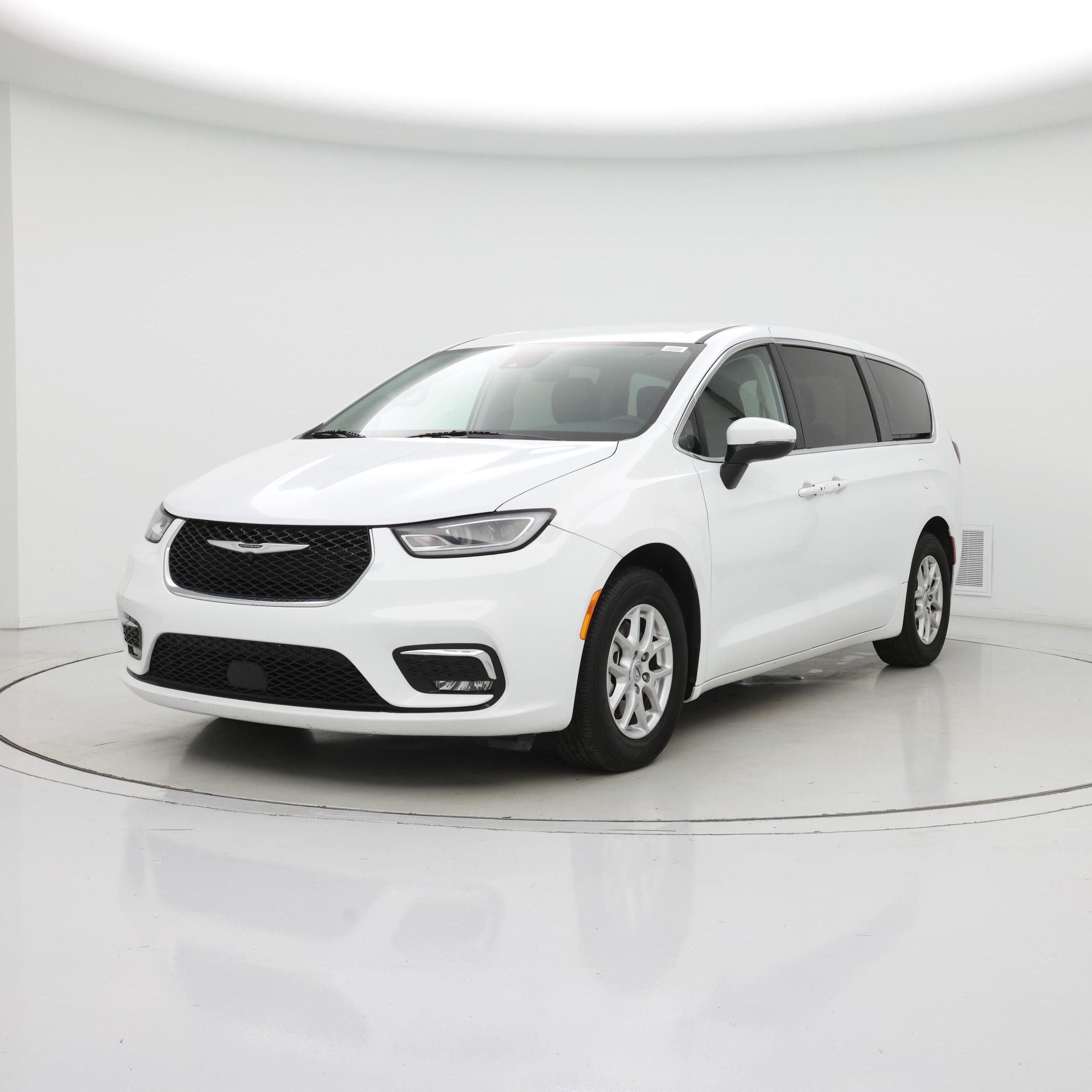 Thumbnail: 2023 Chrysler Pacifica - 4