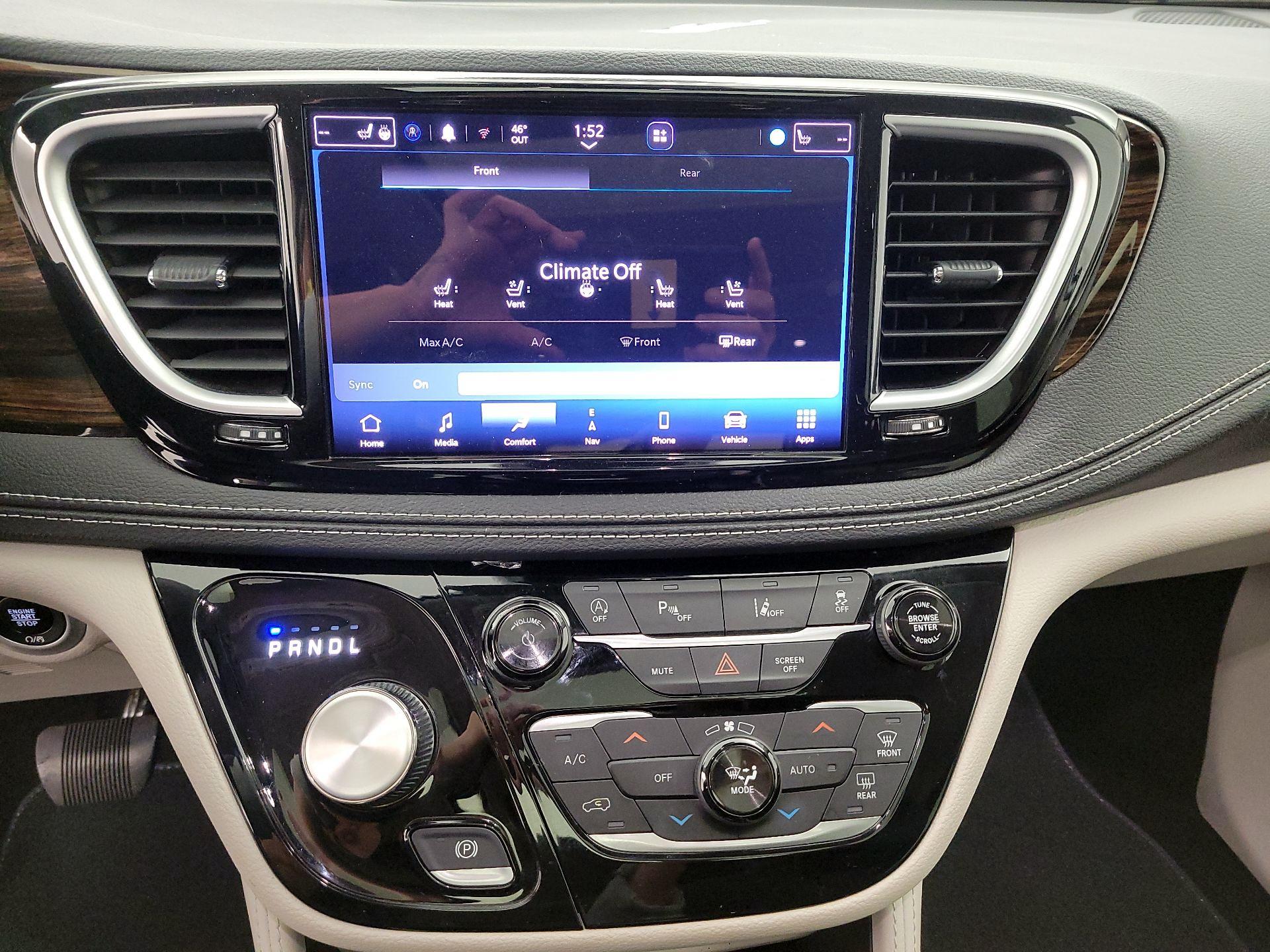 Thumbnail: 2023 Chrysler Pacifica - 17