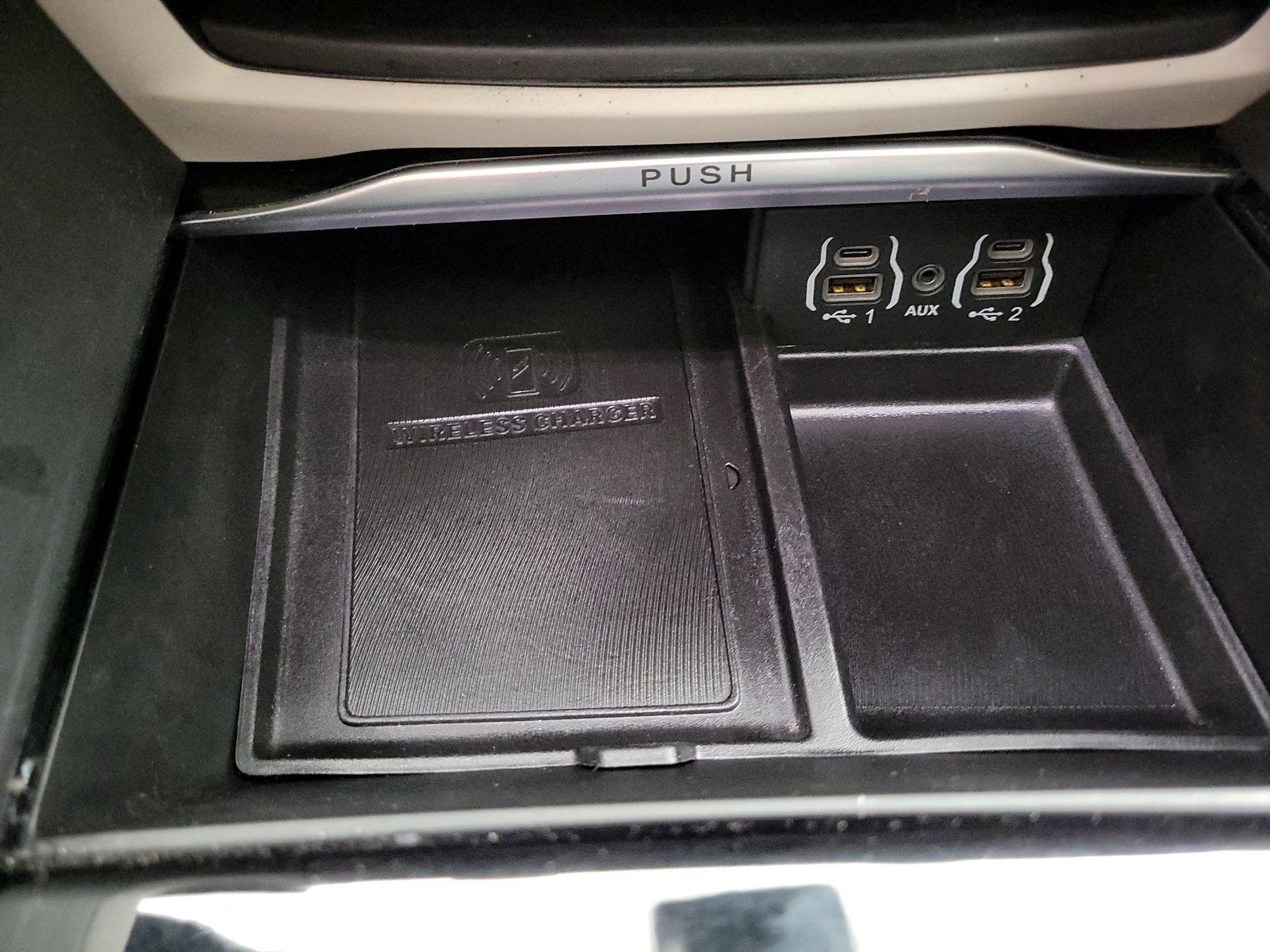 Thumbnail: 2023 Chrysler Pacifica - 19