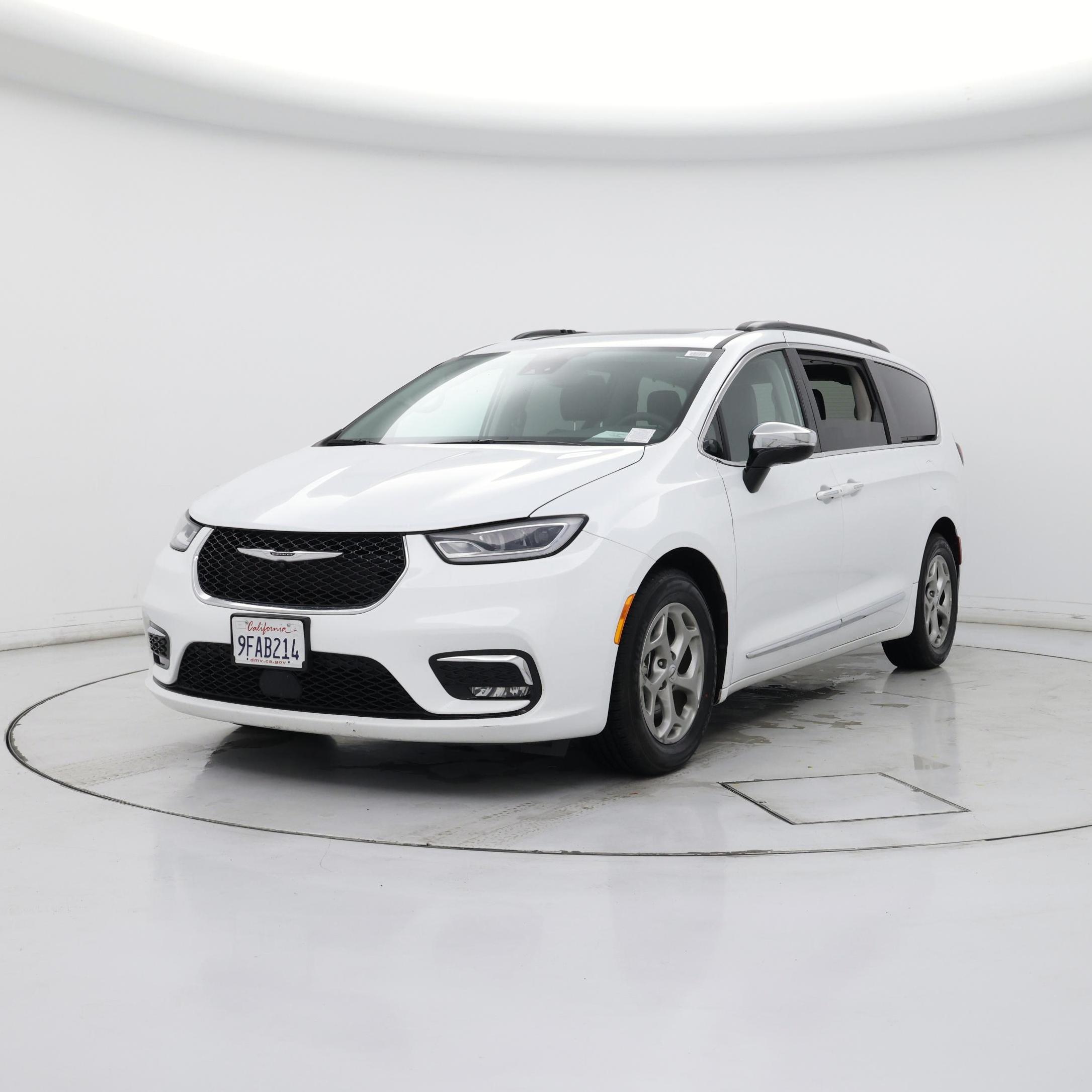 Thumbnail: 2023 Chrysler Pacifica - 4